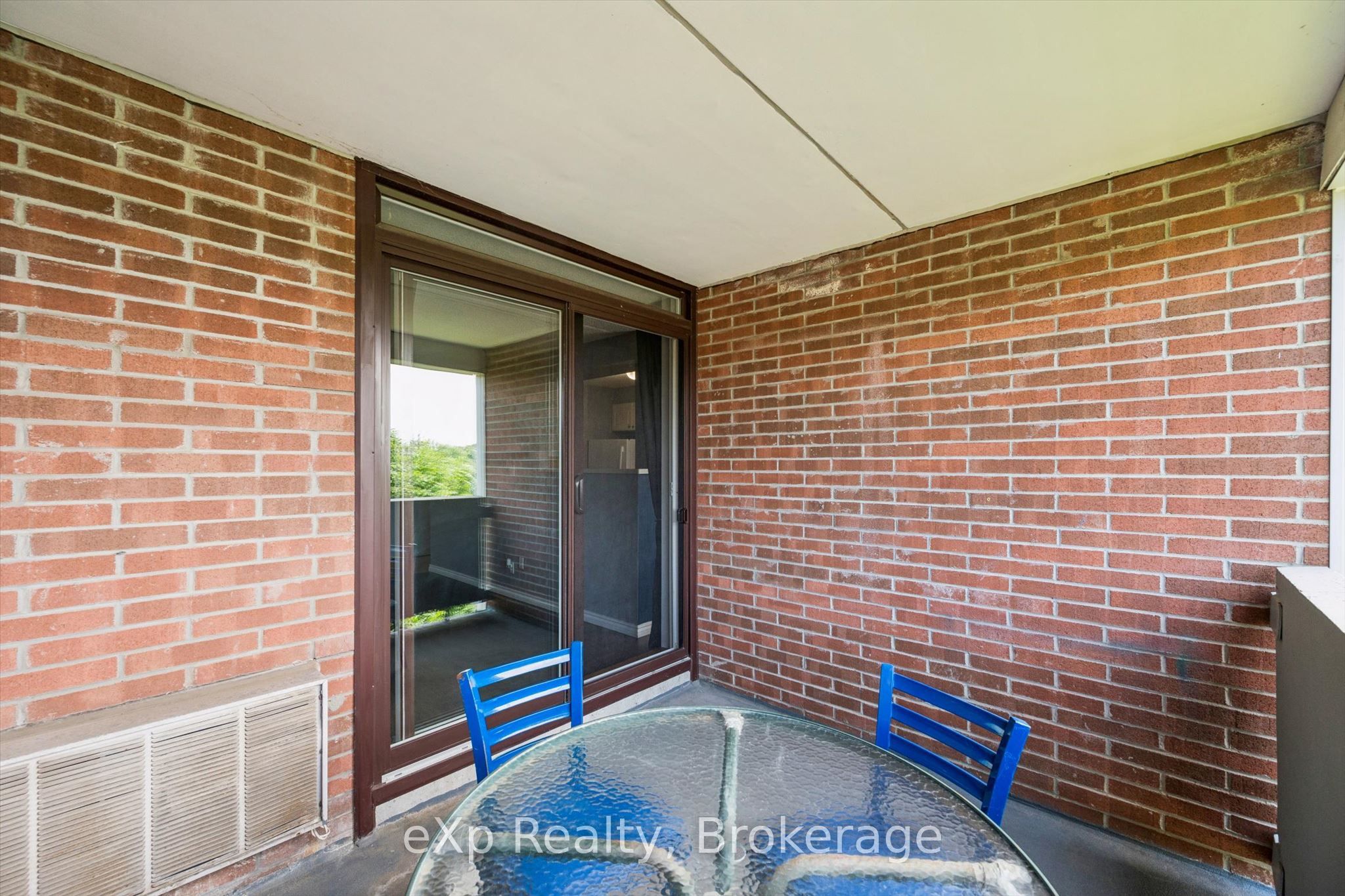 65 Silvercreek Parkway N 404 Property Photo 28