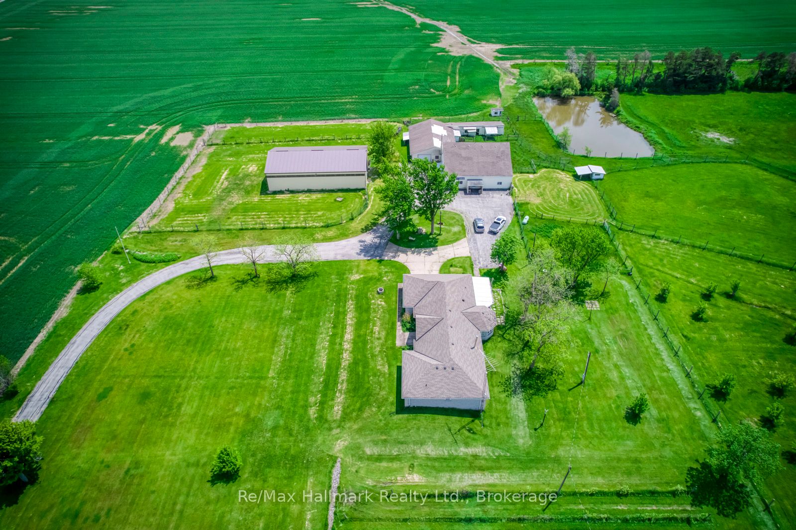 232 Eighth Road E Property Photo 3