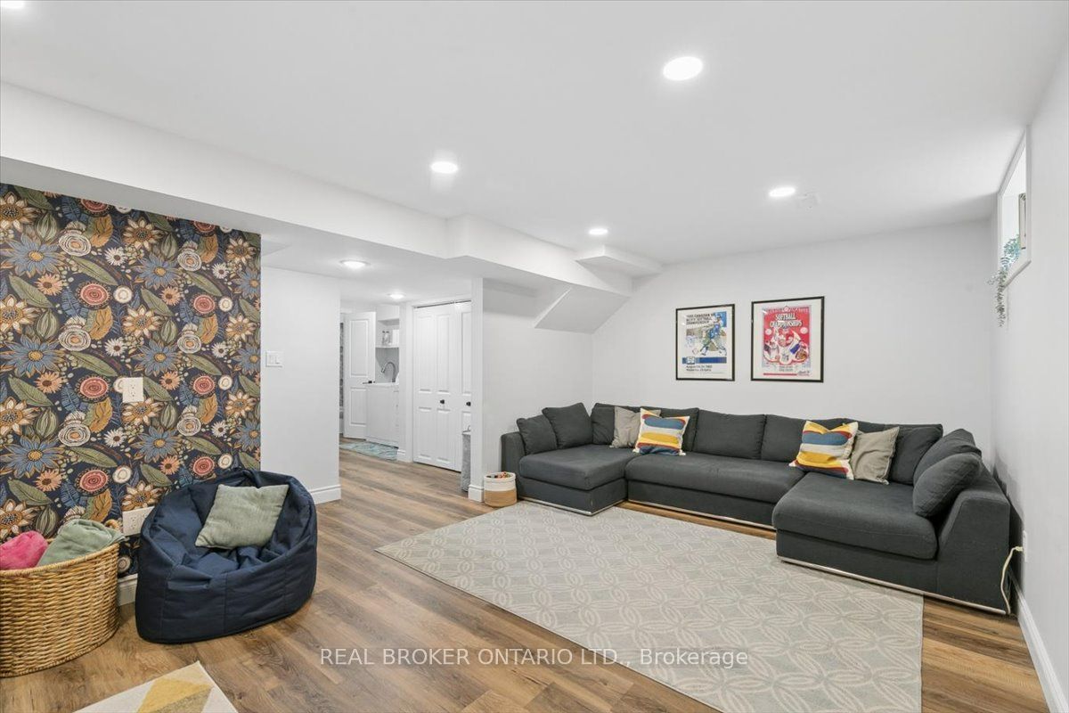 180 Highland Crescent 10 Property Photo 23