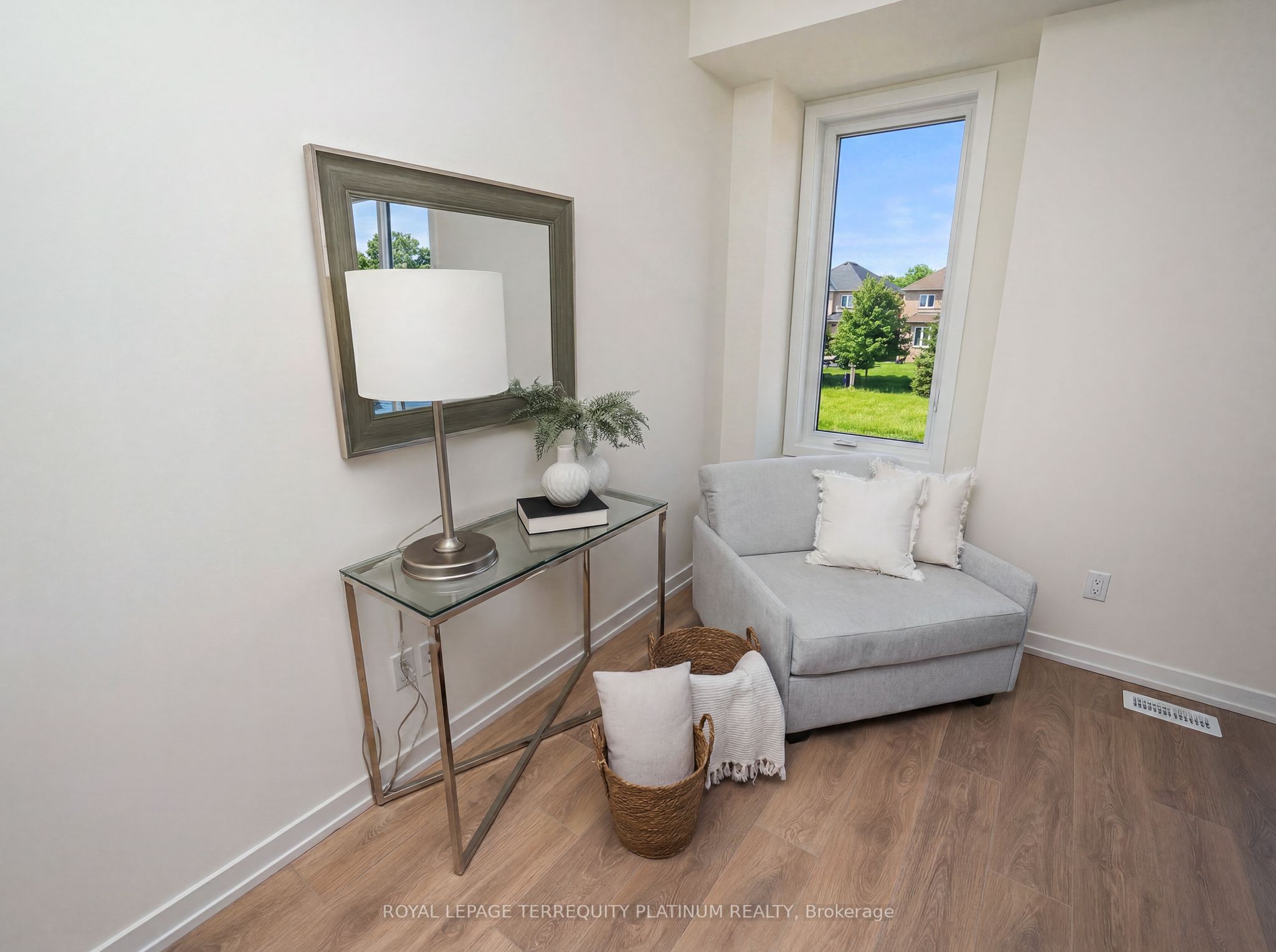 160 Densmore Road 4 Property Photo 14