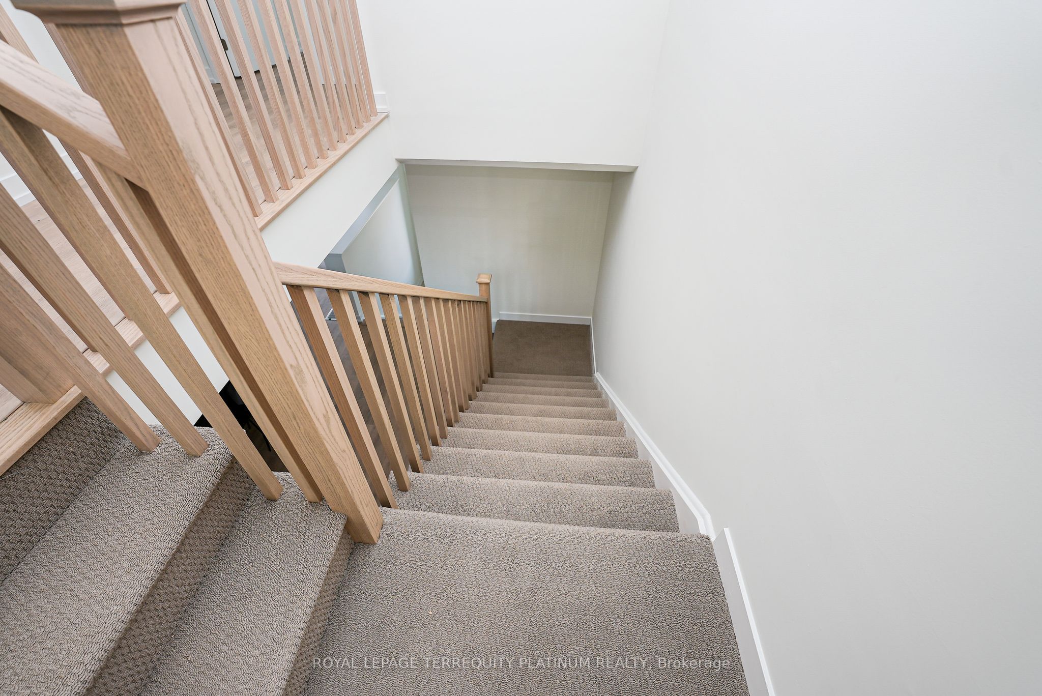 160 Densmore Road 4 Property Photo 22
