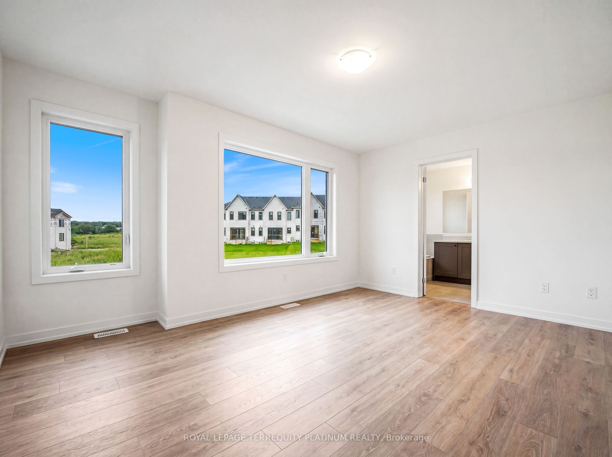 160 Densmore Road 4 Property Photo 26