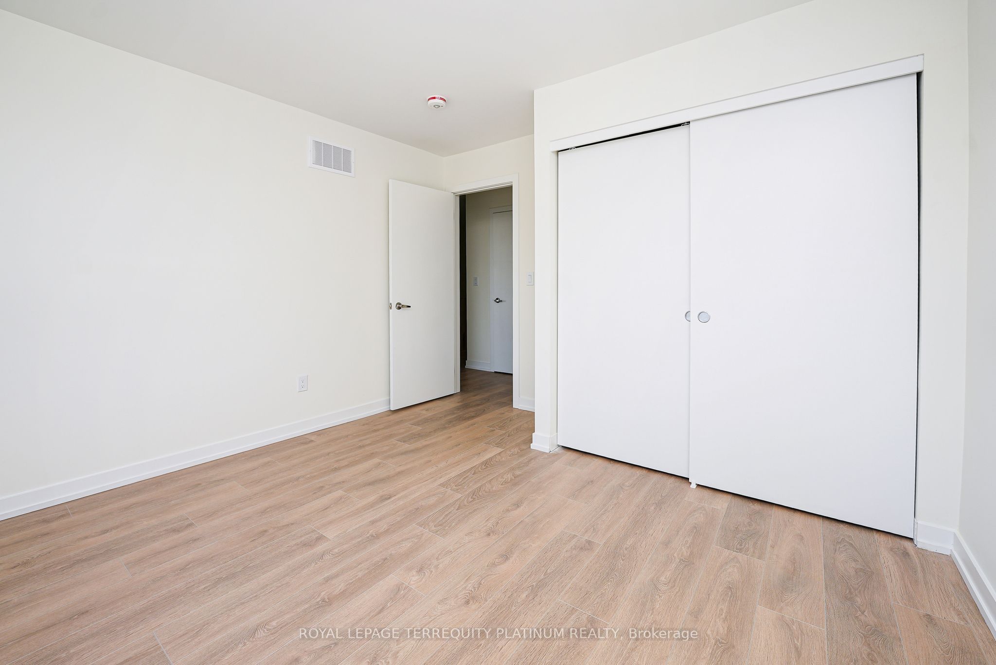 160 Densmore Road 4 Property Photo 37