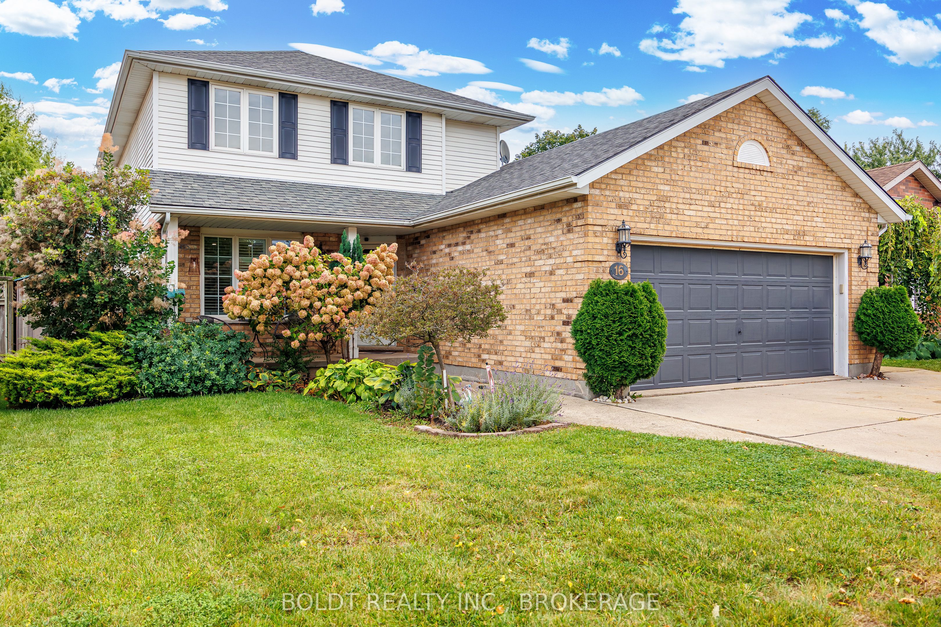 16 Westbury Drive Property Photo 1