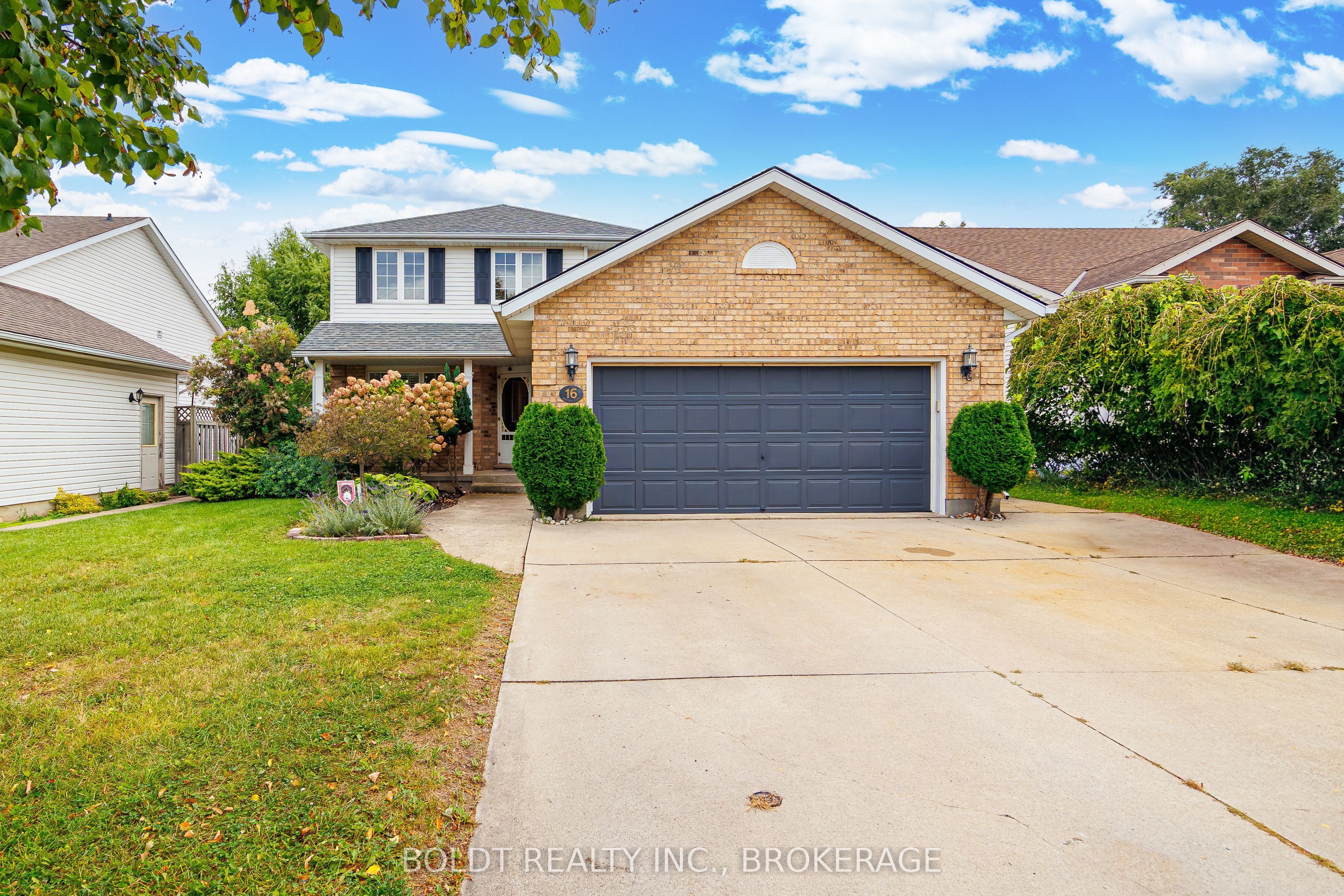 16 Westbury Drive Property Photo 2