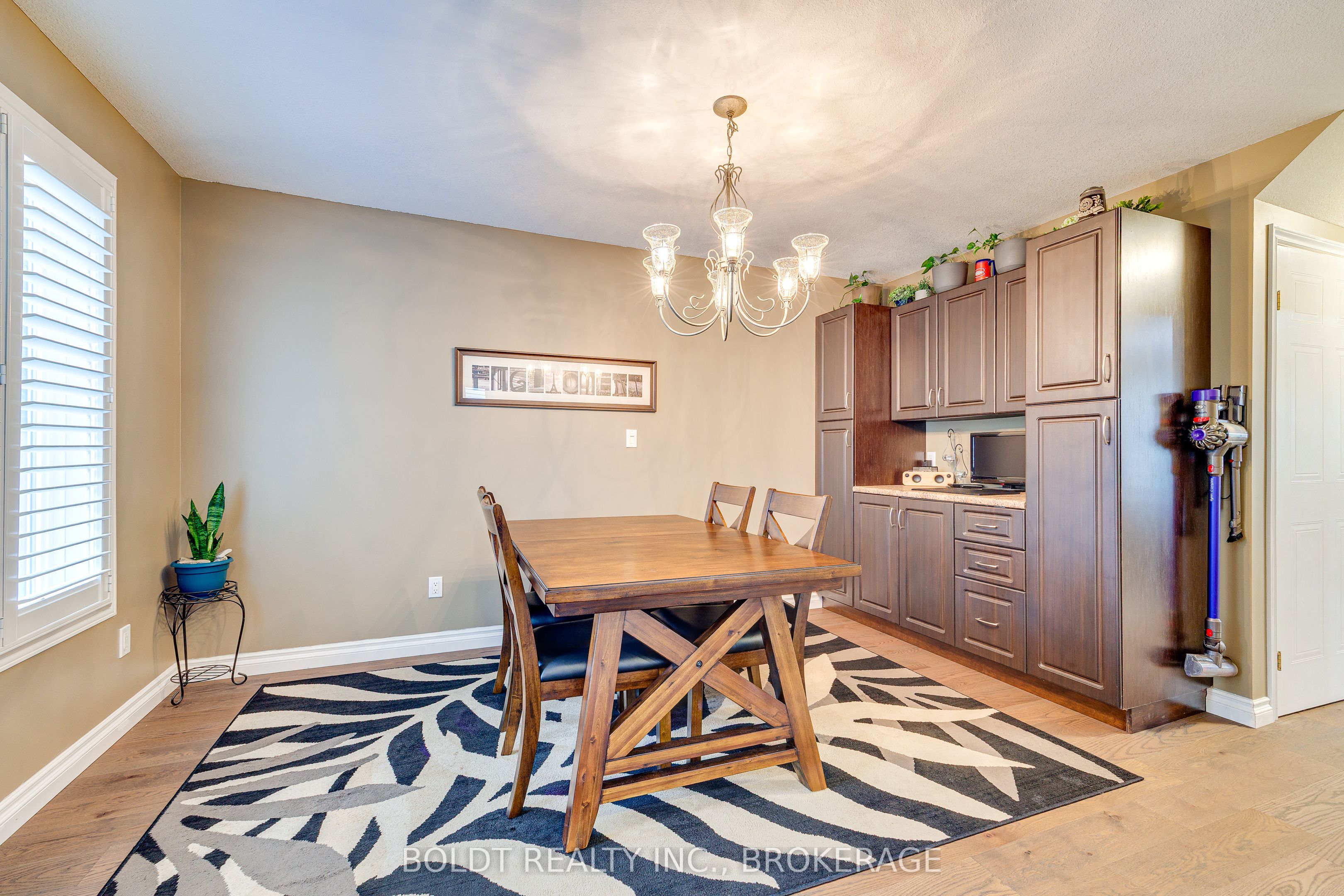 16 Westbury Drive Property Photo 6