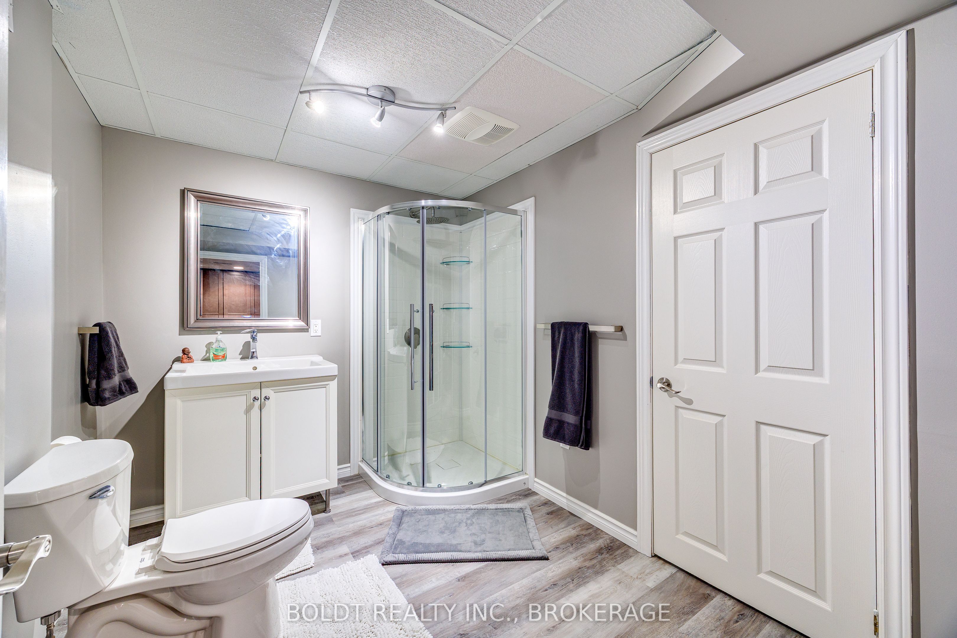 16 Westbury Drive Property Photo 19