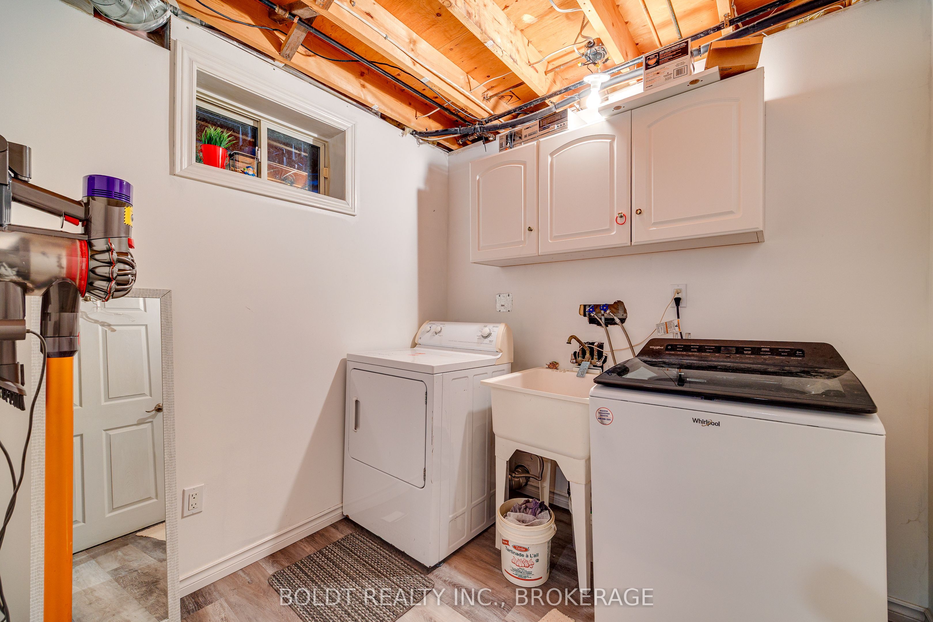 16 Westbury Drive Property Photo 20
