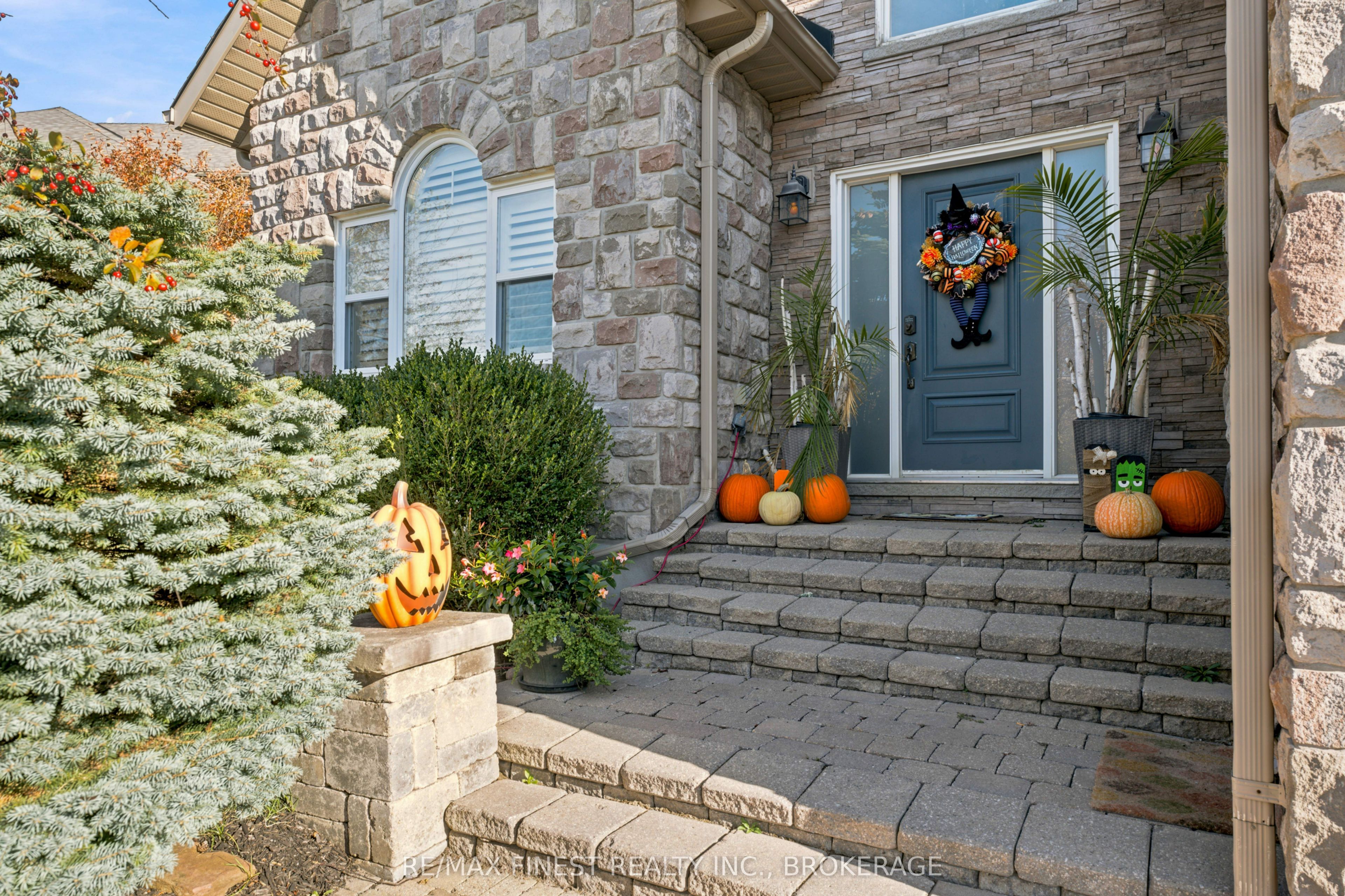141 Benjamin Court Property Photo 4