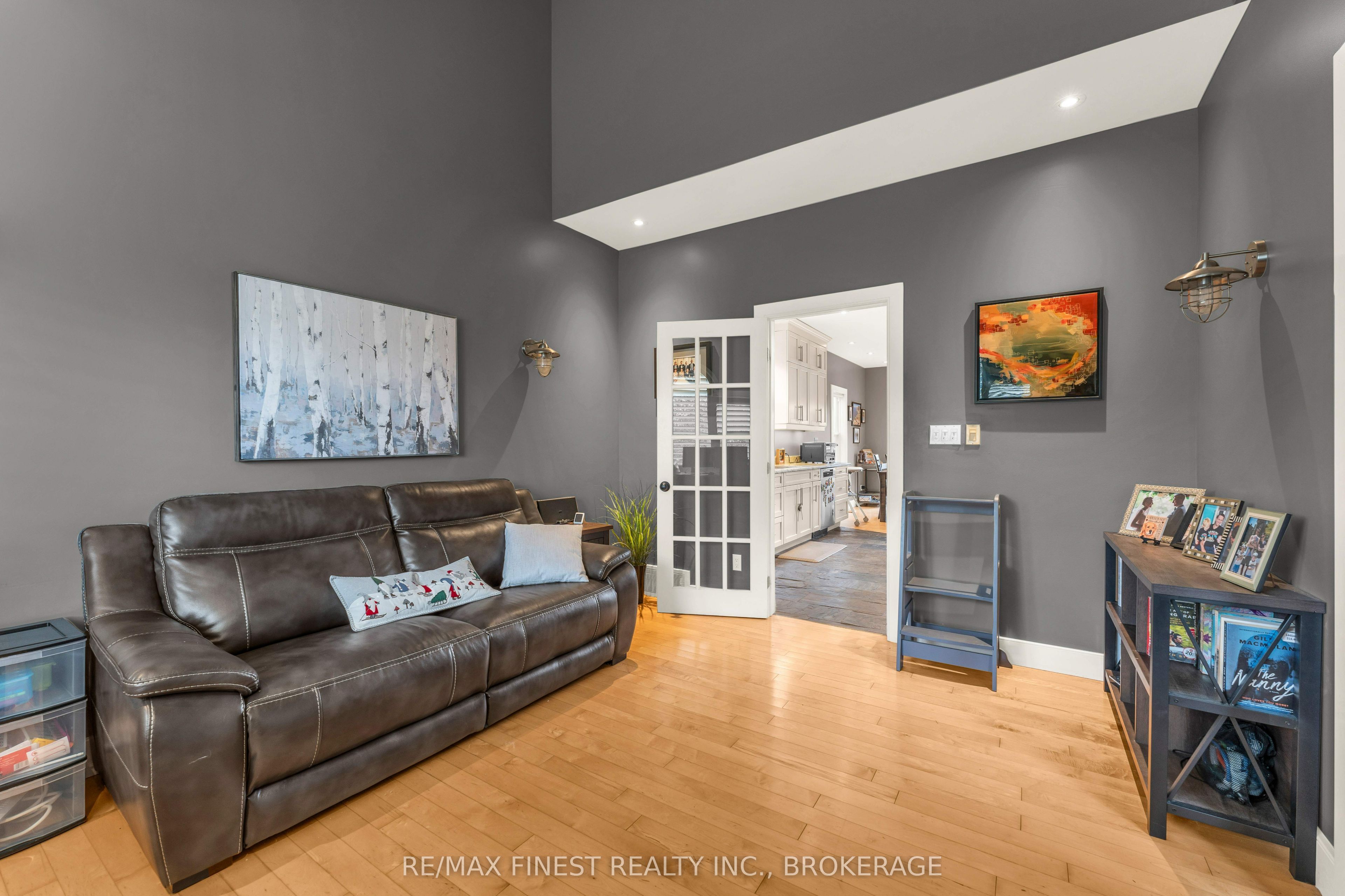 141 Benjamin Court Property Photo 17