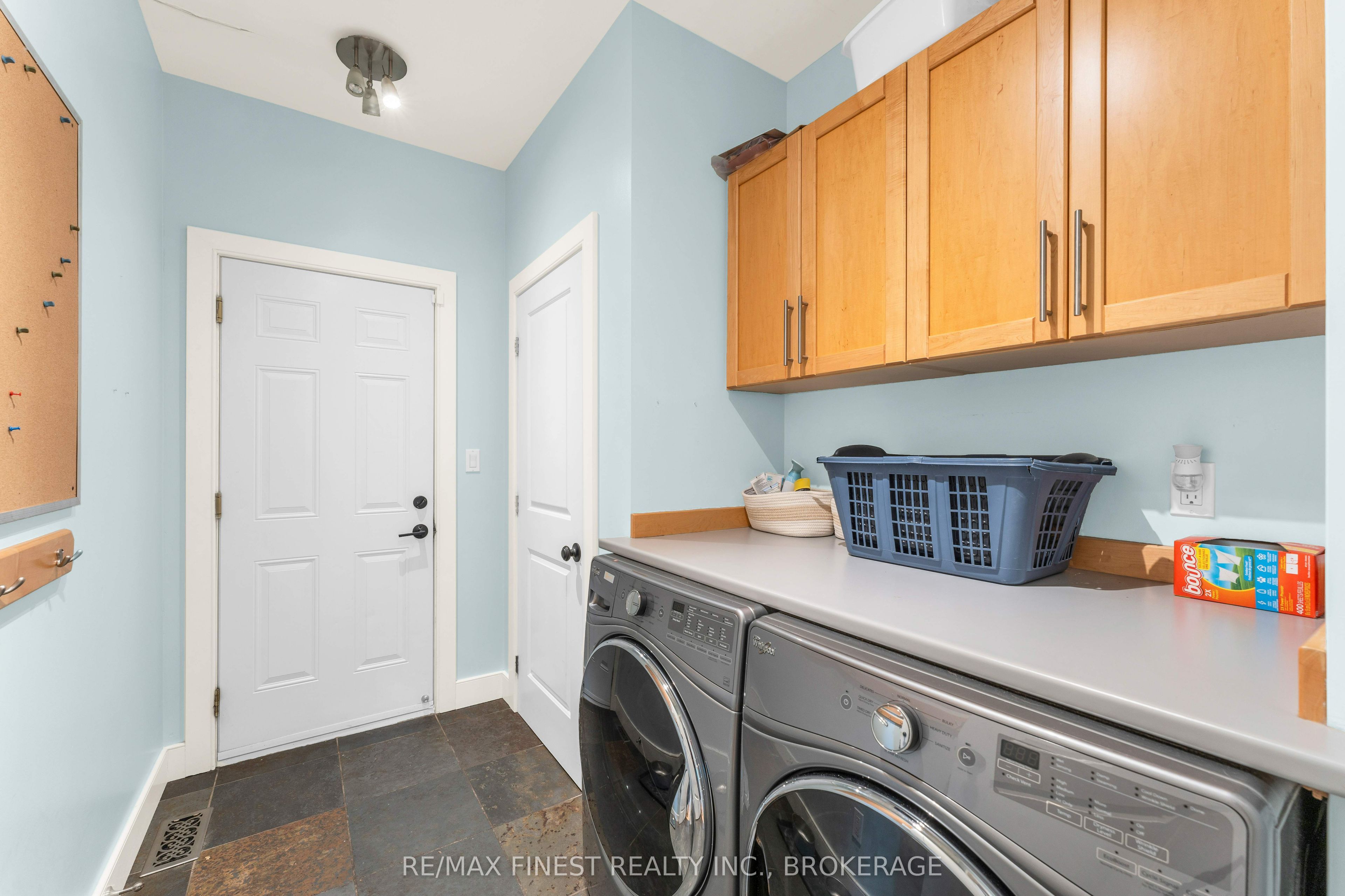 141 Benjamin Court Property Photo 18