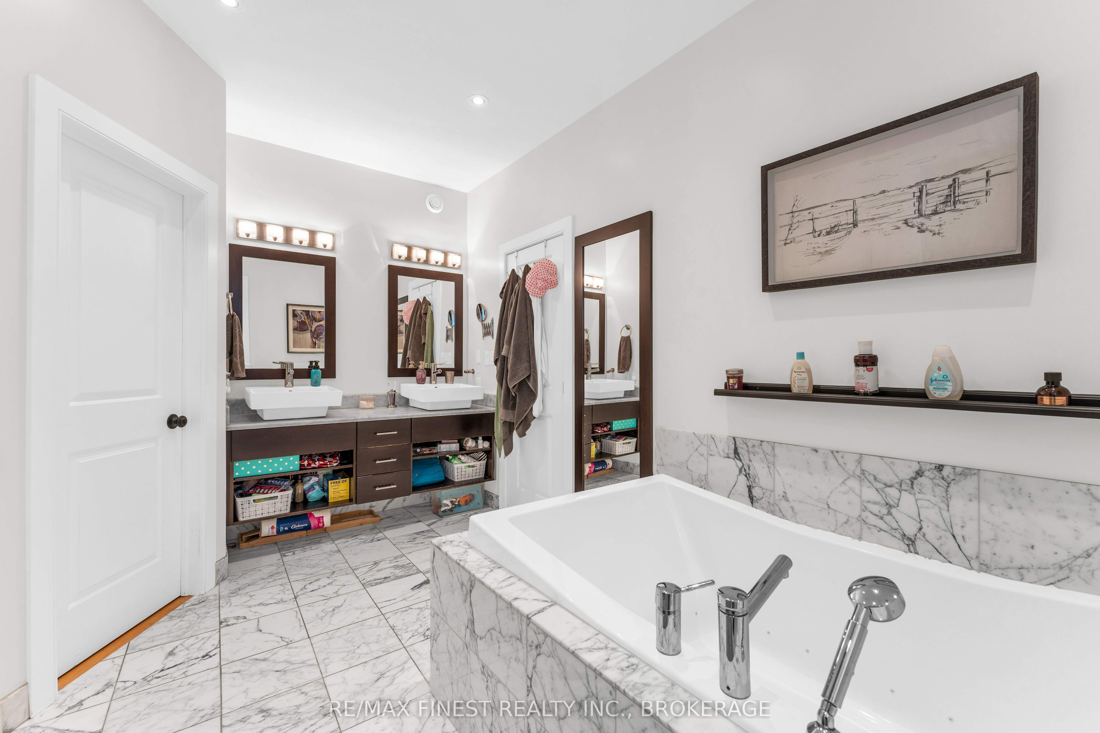 141 Benjamin Court Property Photo 22