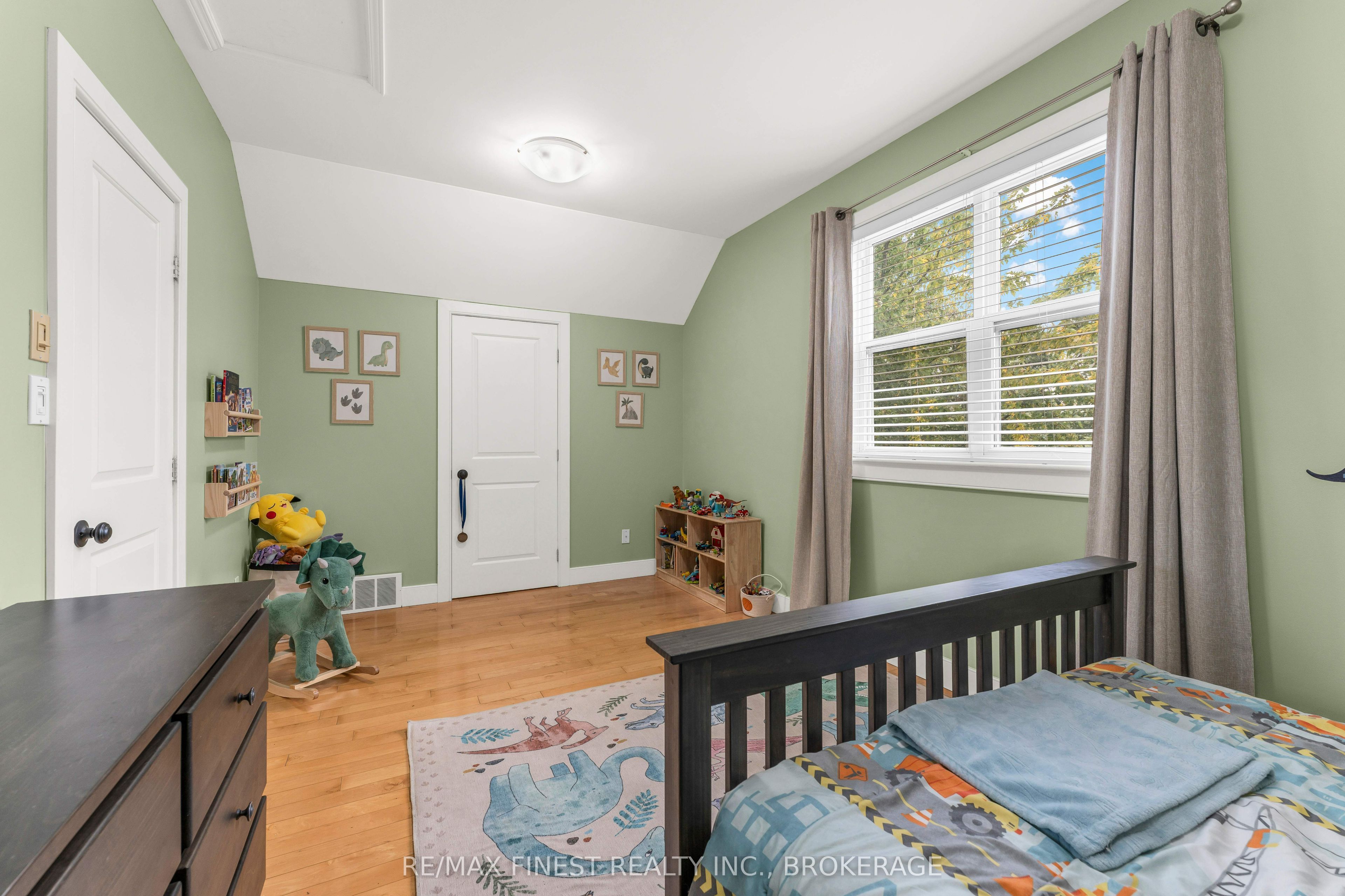141 Benjamin Court Property Photo 31