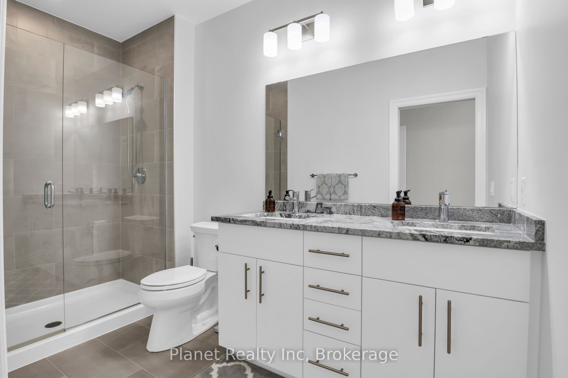 1878 Gordon Street 910 Property Photo 12