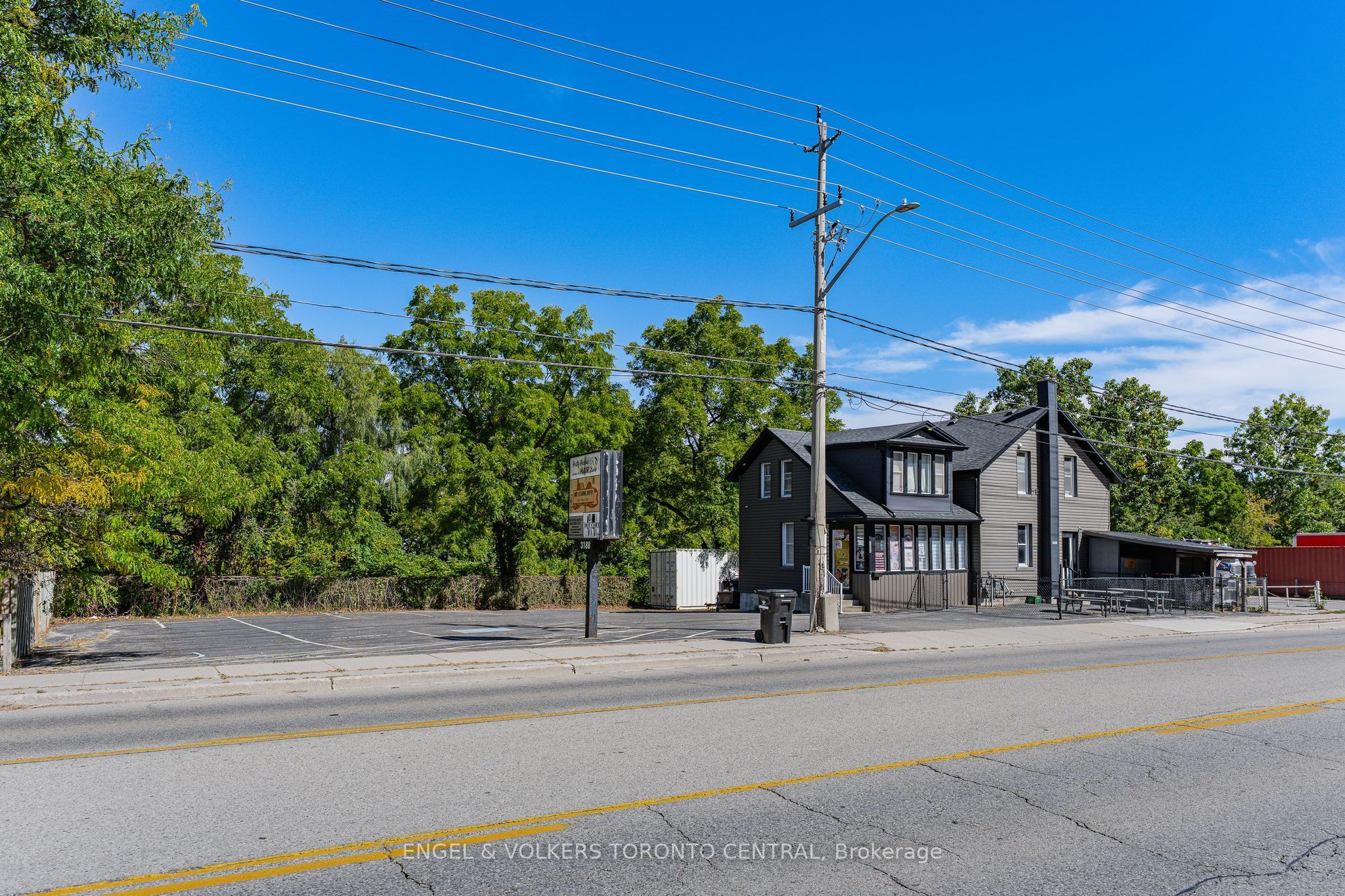 3188 King Street E Property Photo 1