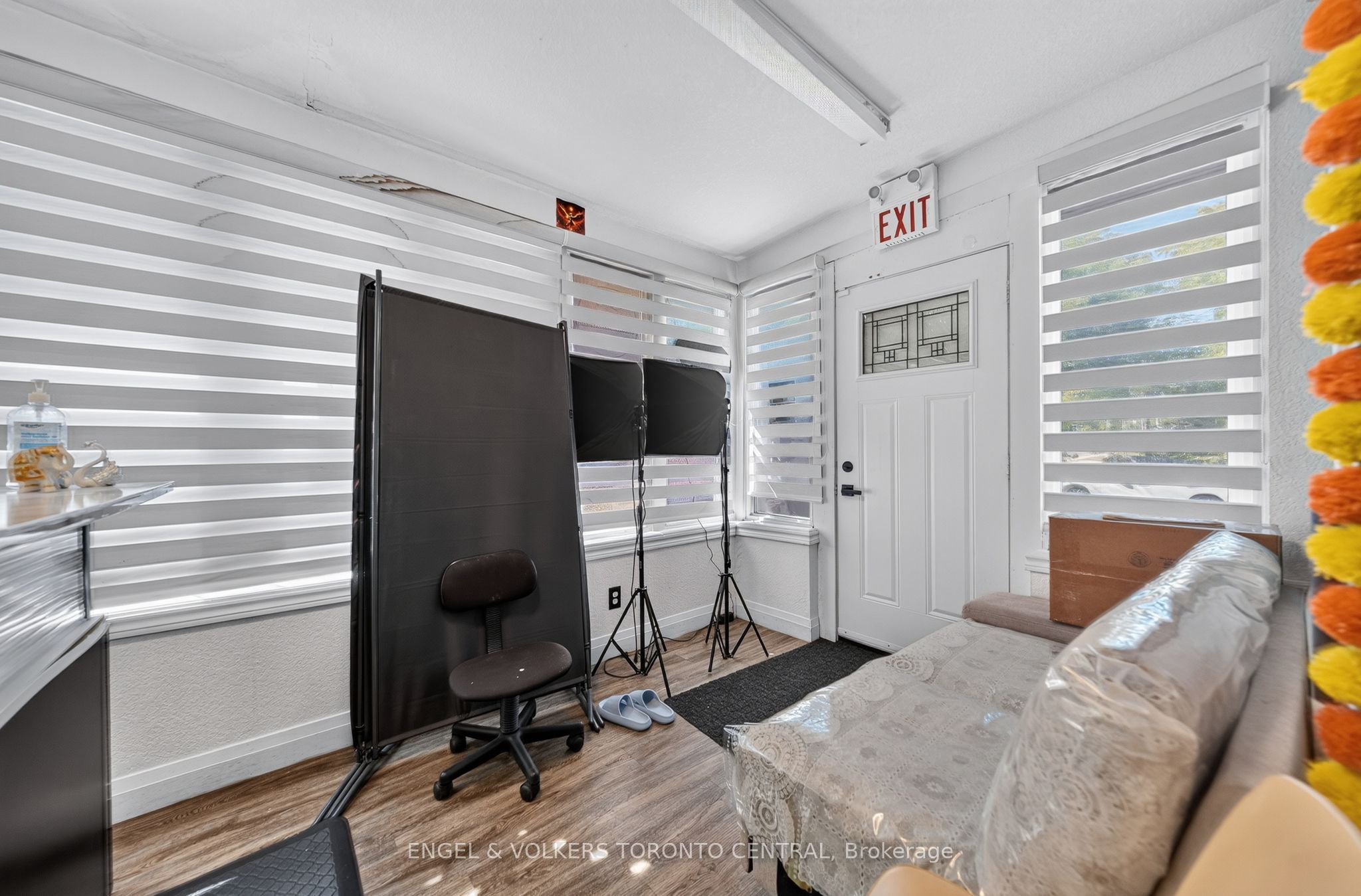 3188 King Street E Property Photo 7