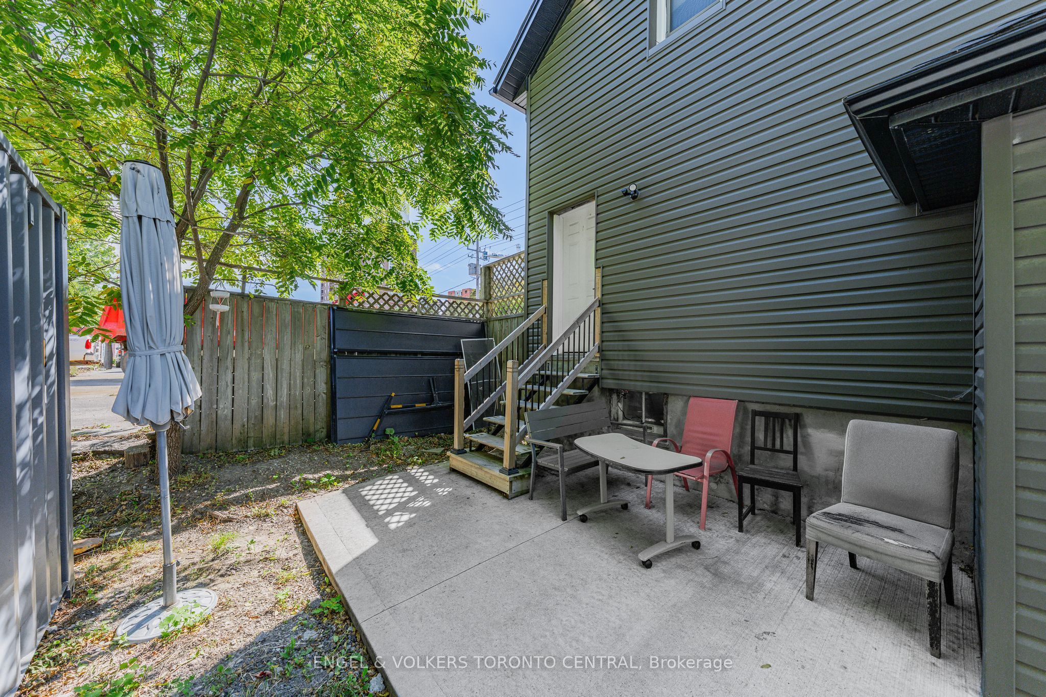 3188 King Street E Property Photo 26