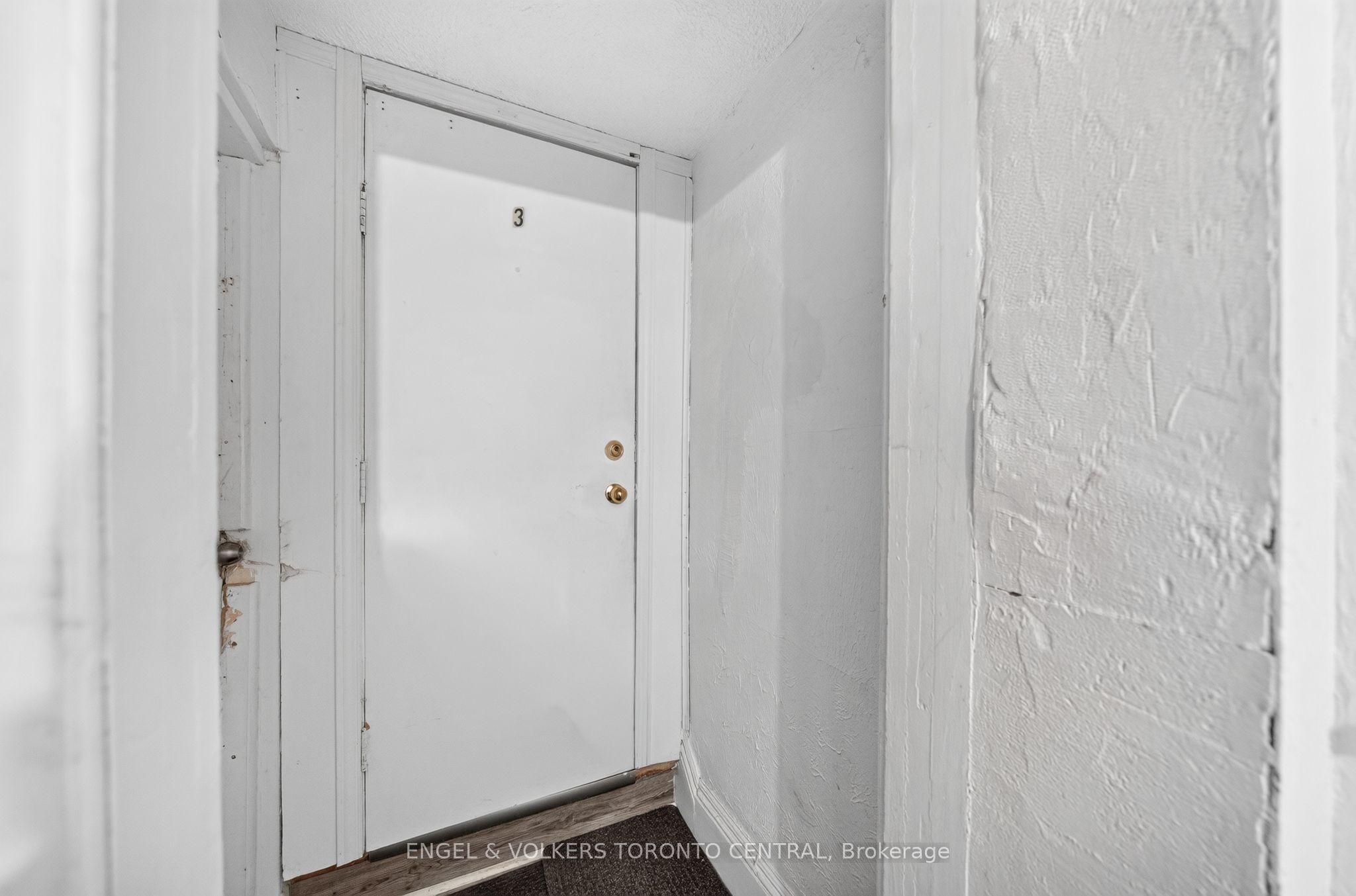 3188 King Street E Property Photo 30
