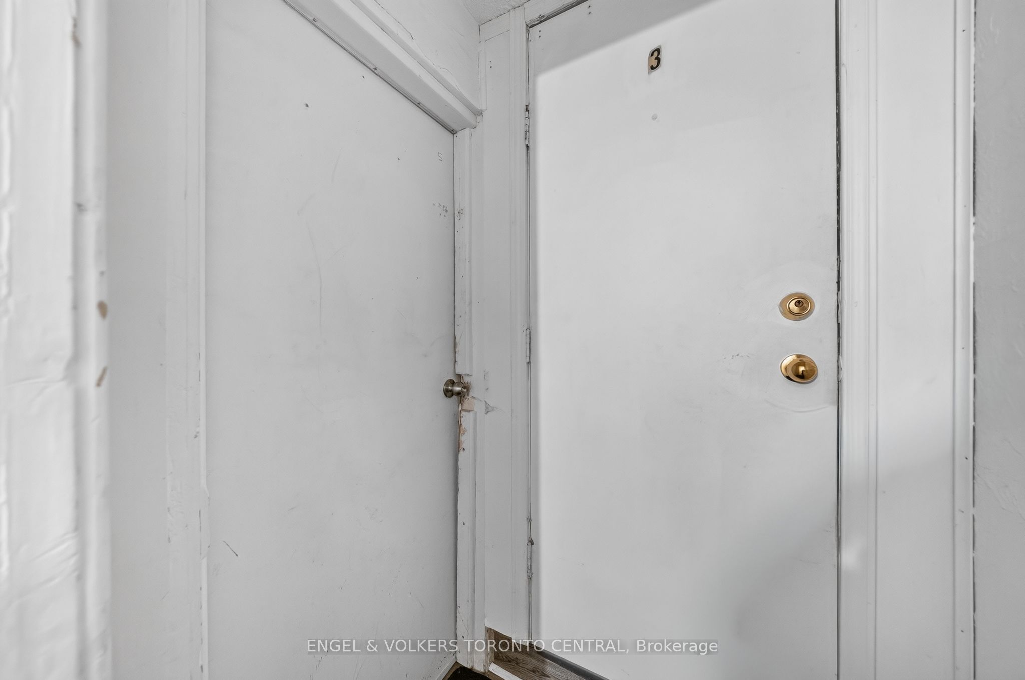 3188 King Street E Property Photo 41