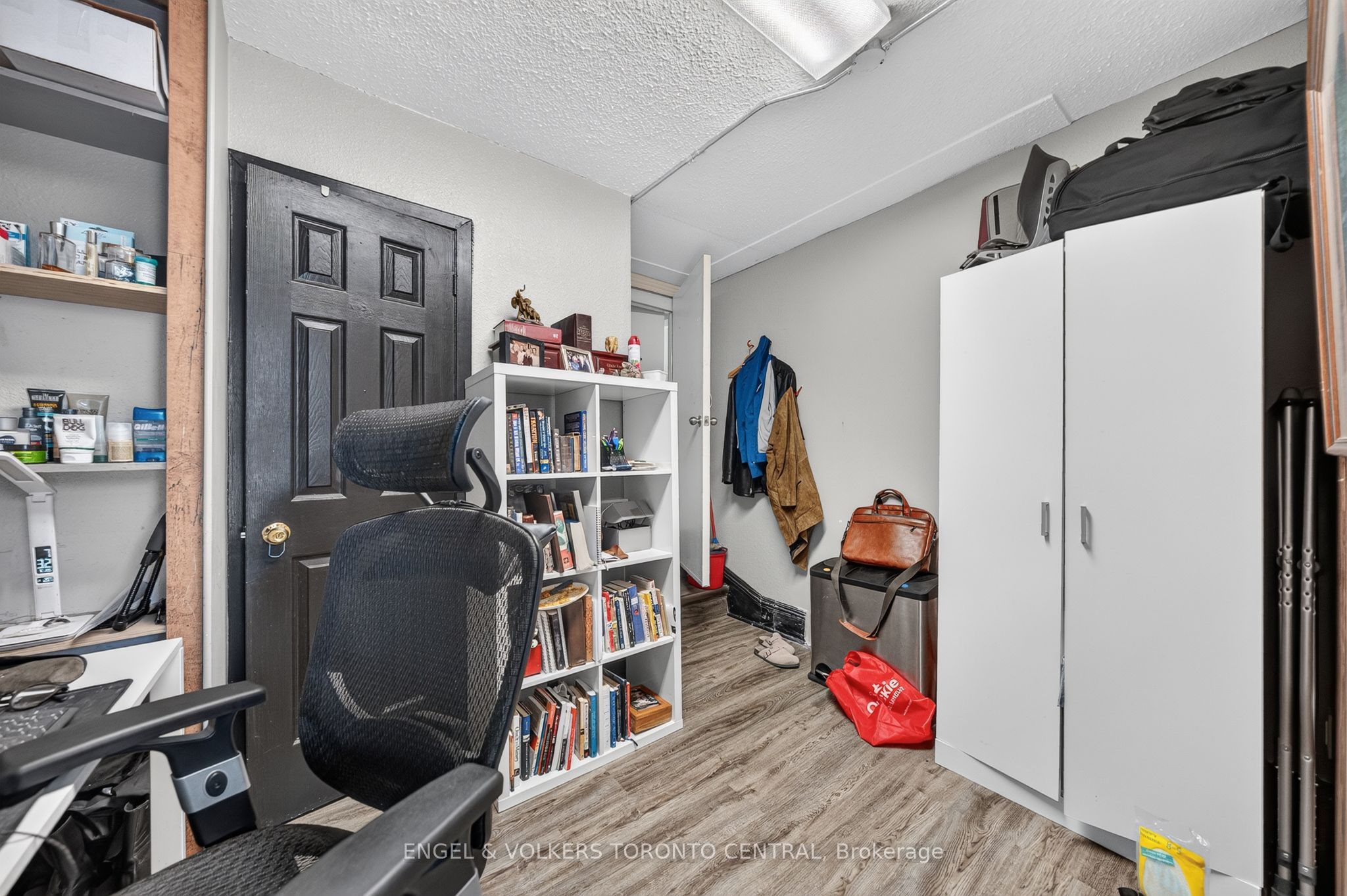 3188 King Street E Property Photo 43