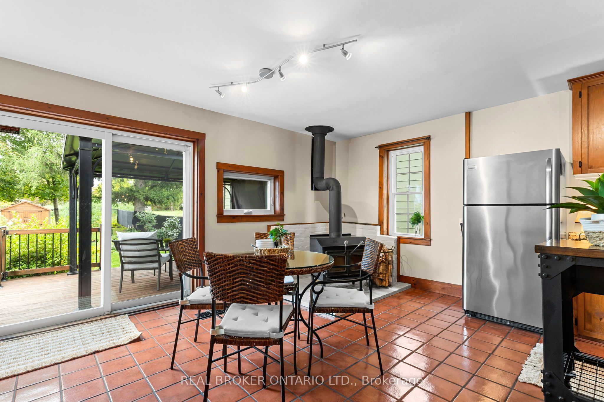 14 Victoria Avenue Property Photo 23