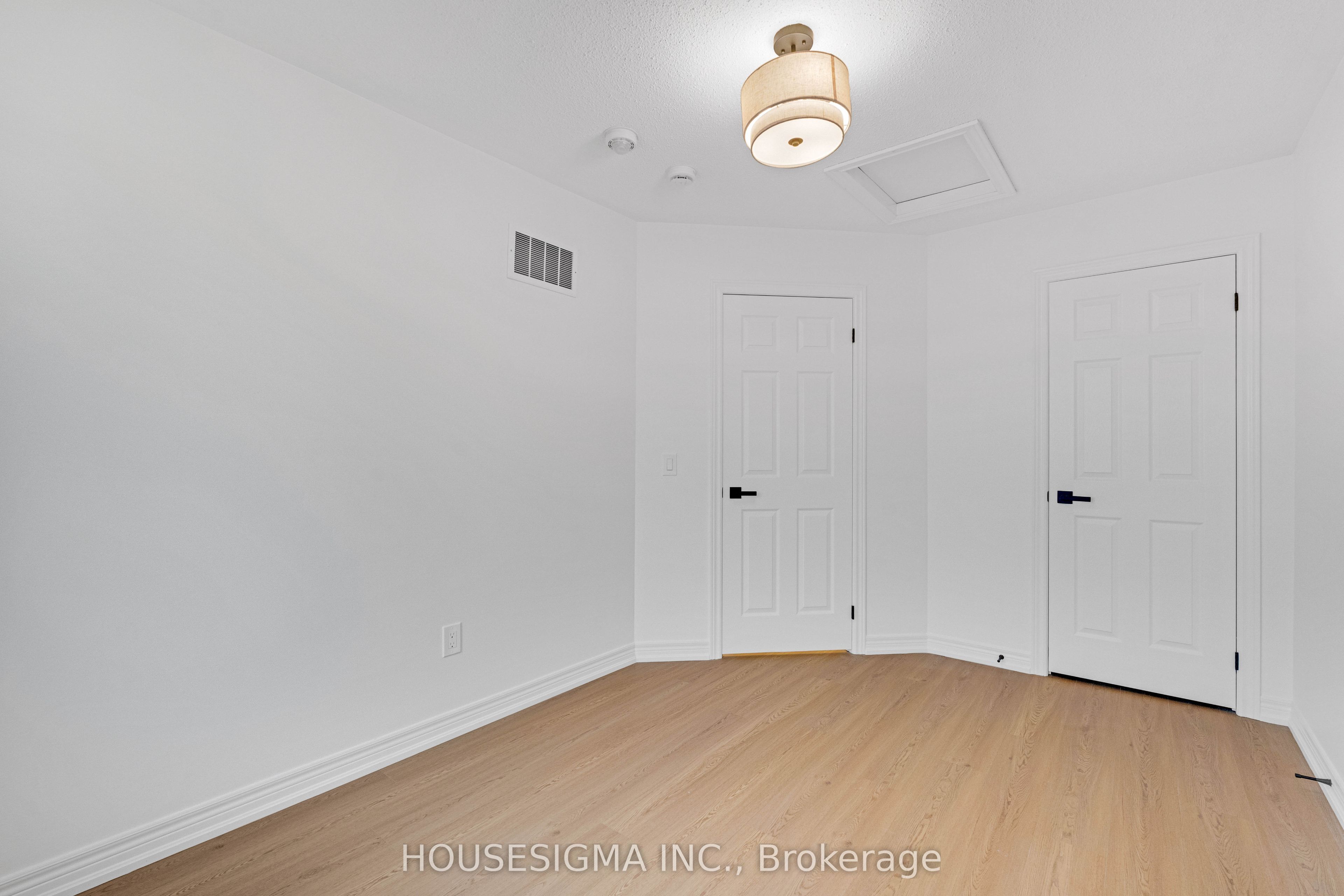 825 Cook Crescent Property Photo 28