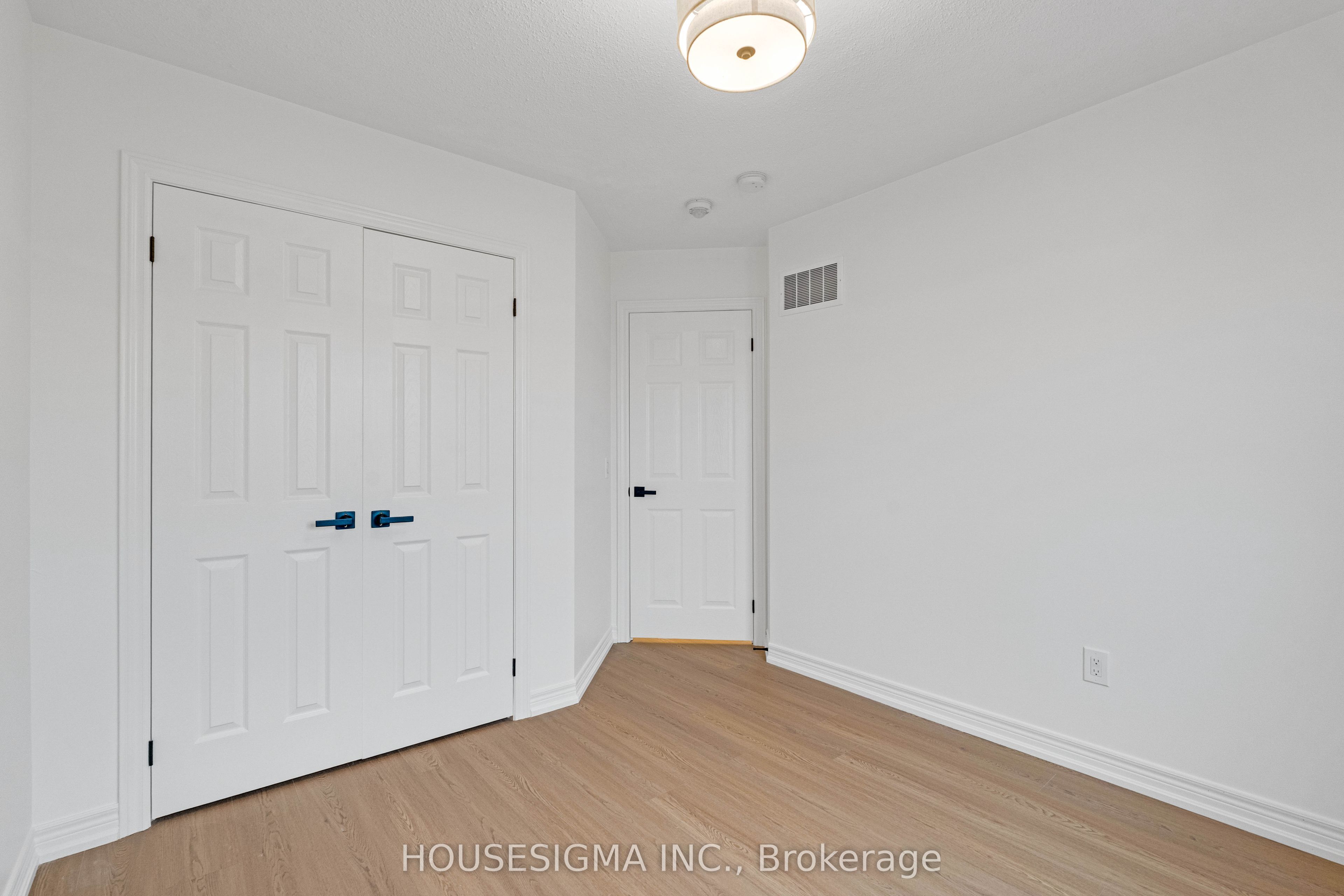 825 Cook Crescent Property Photo 30