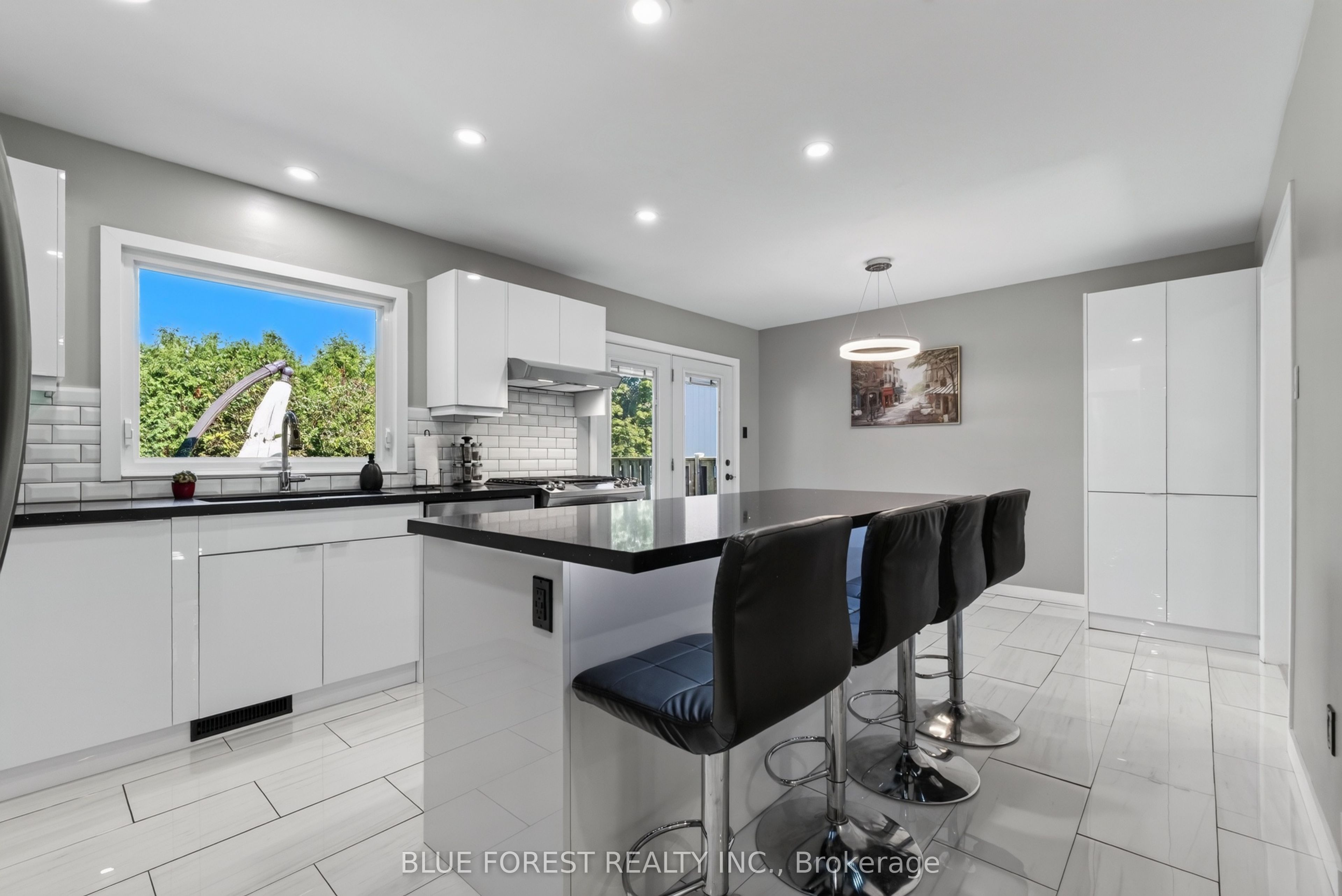32 Meadowview Road Property Photo 8
