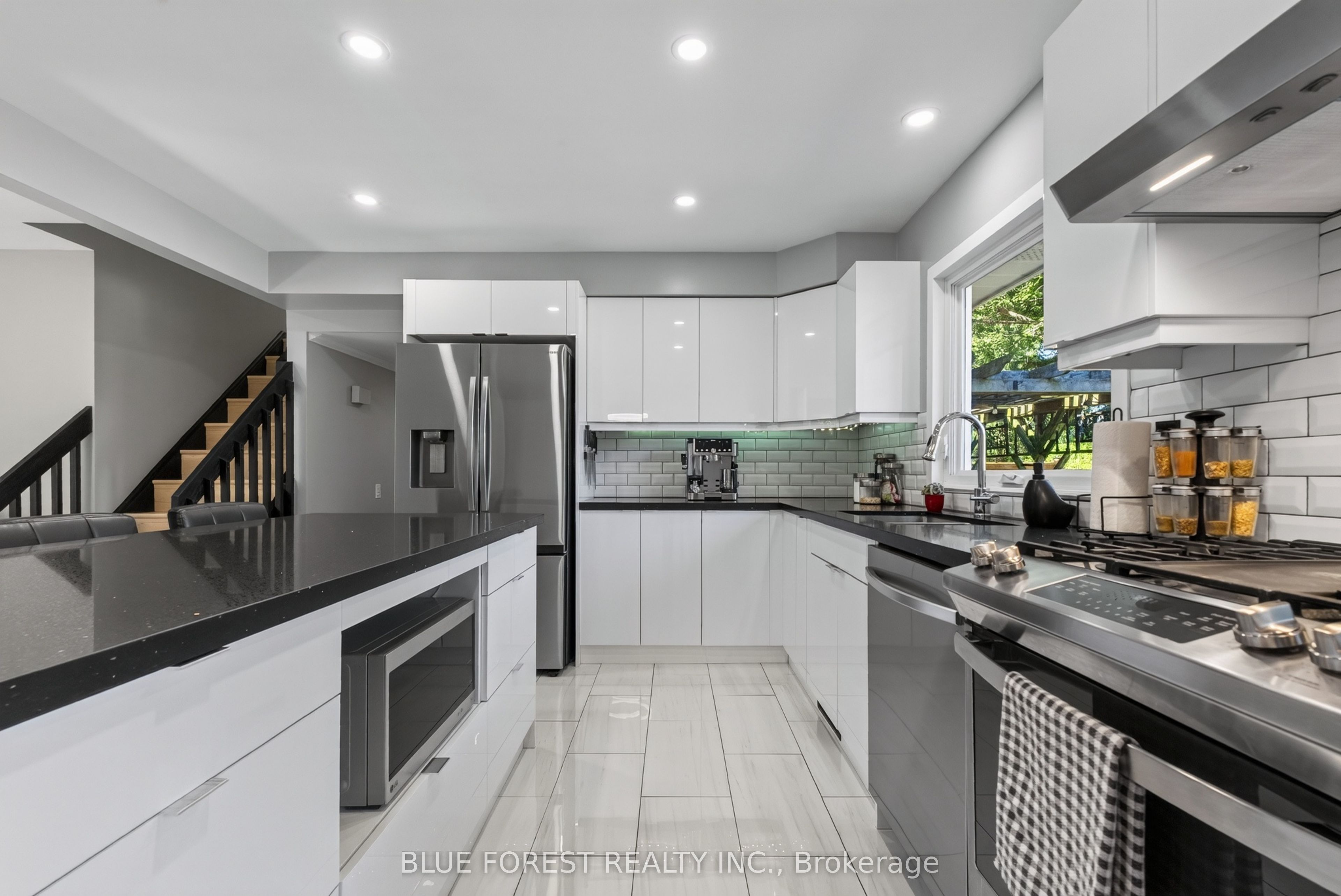 32 Meadowview Road Property Photo 11