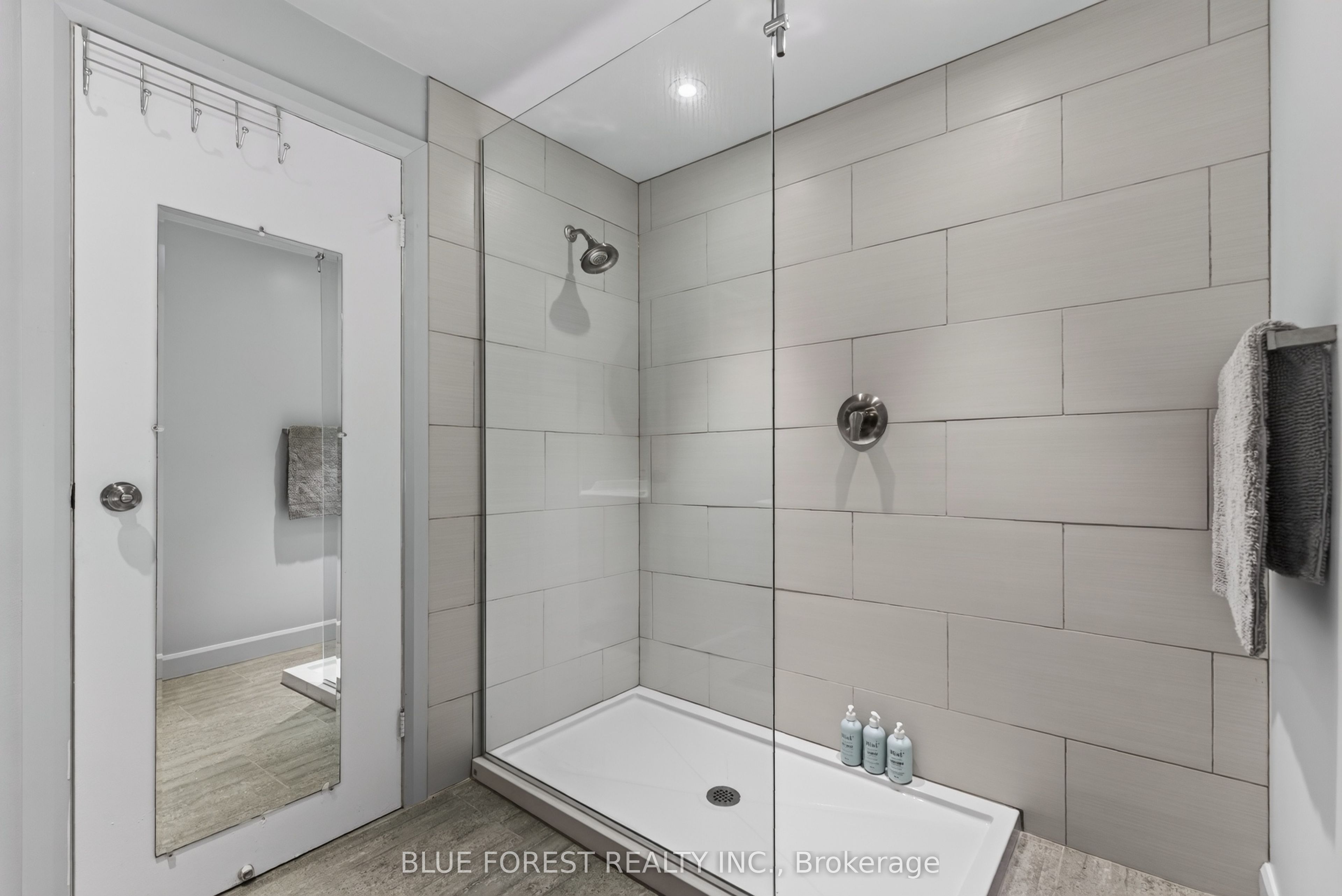 32 Meadowview Road Property Photo 29