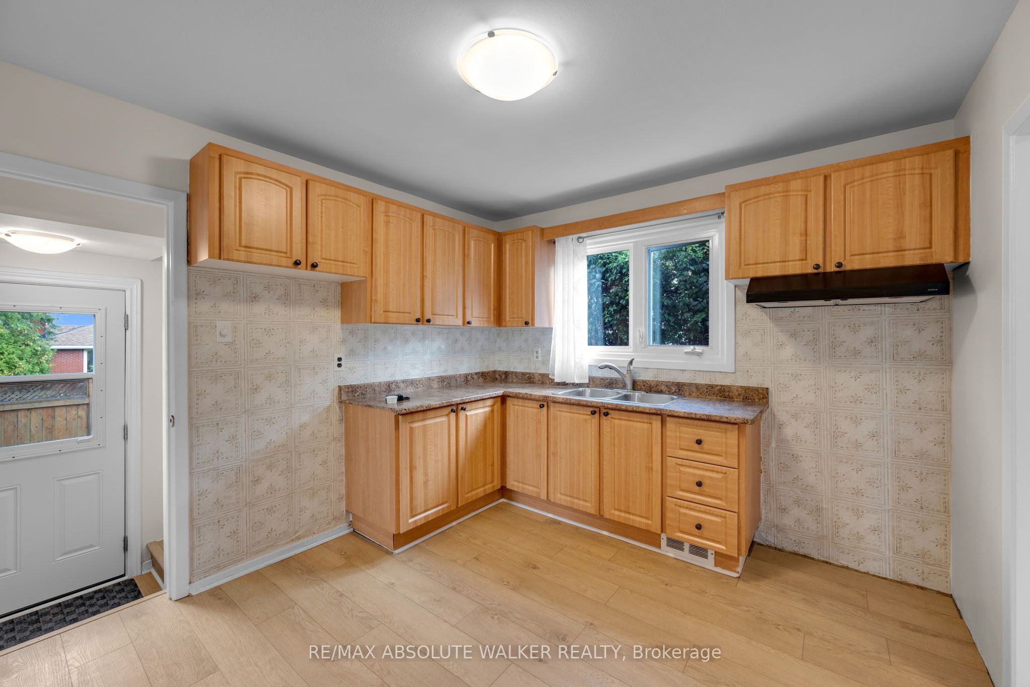 331 Britannia Road Property Photo 13