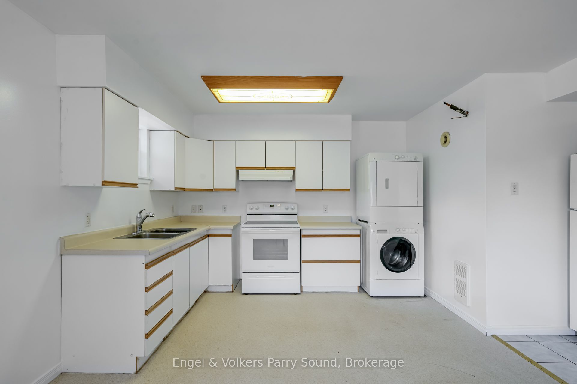 128 Isabella Street Property Photo 8