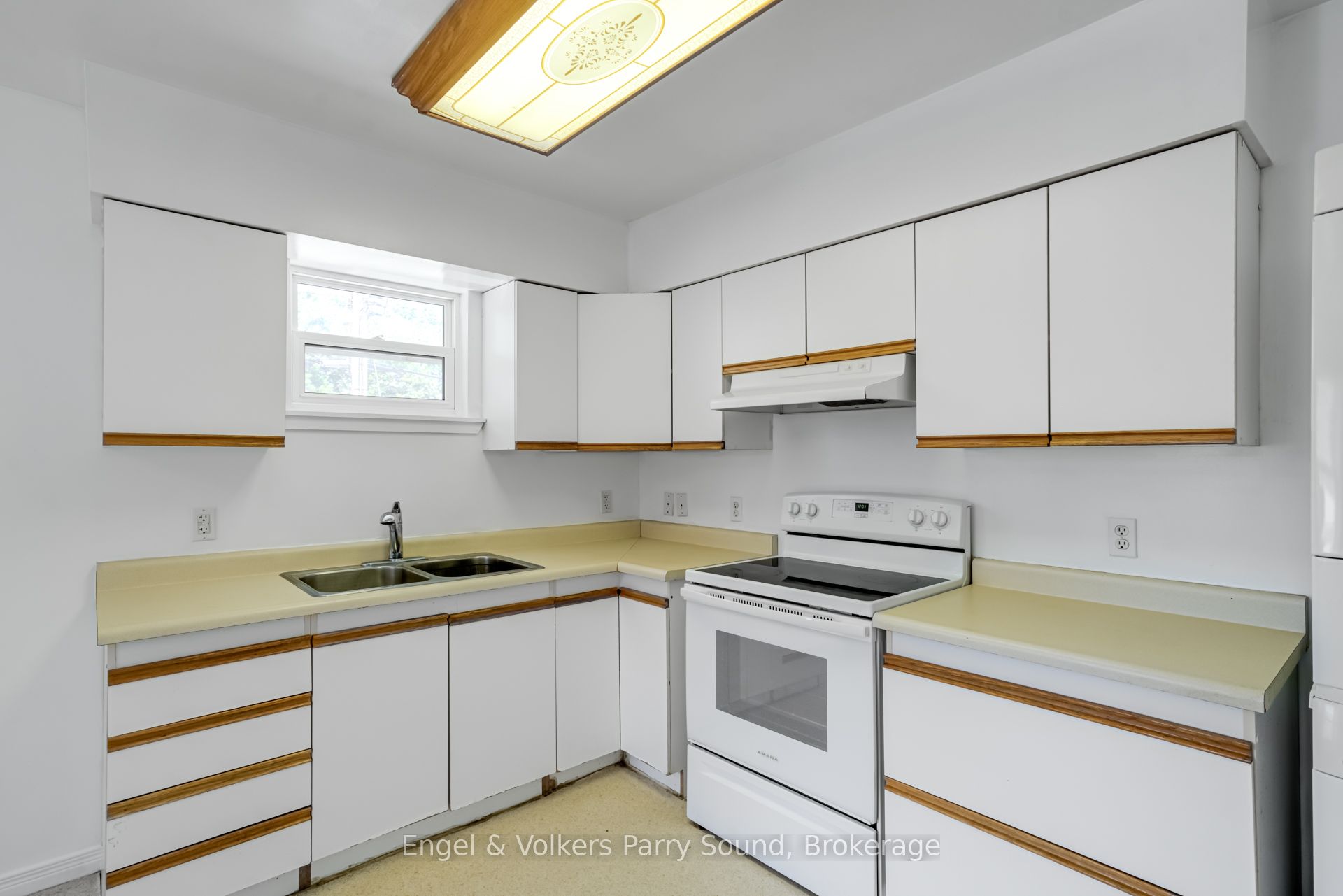 128 Isabella Street Property Photo 10