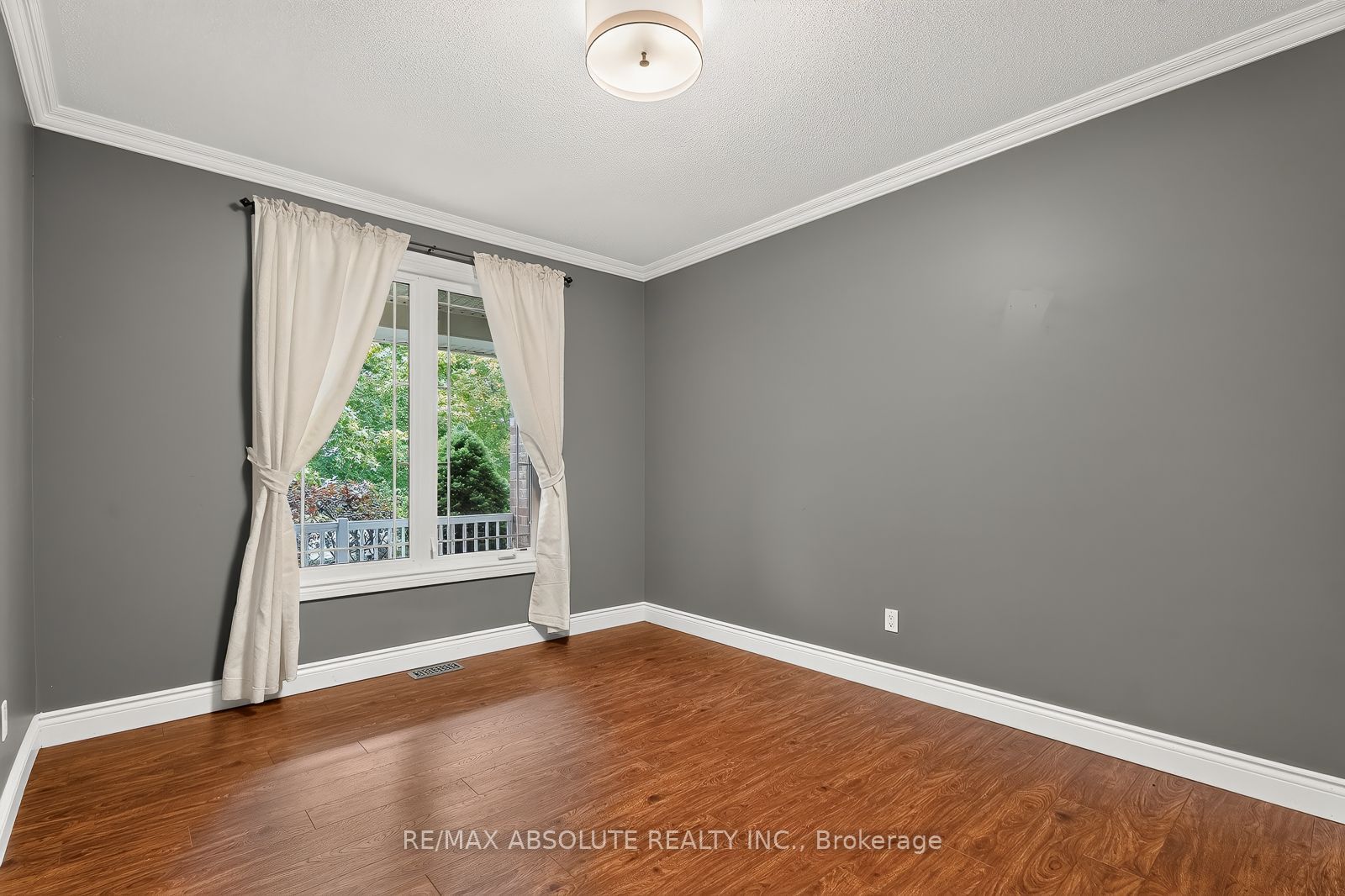 229 Marjan Crescent Property Photo 6