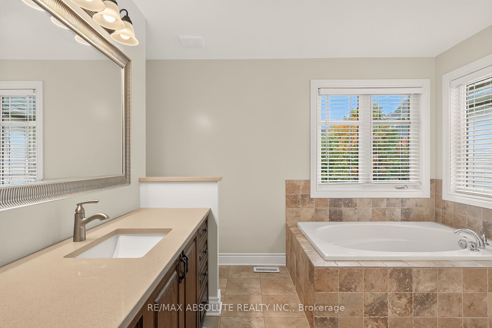 229 Marjan Crescent Property Photo 29