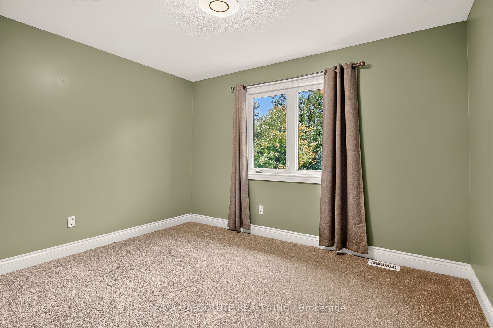 229 Marjan Crescent Property Photo 33
