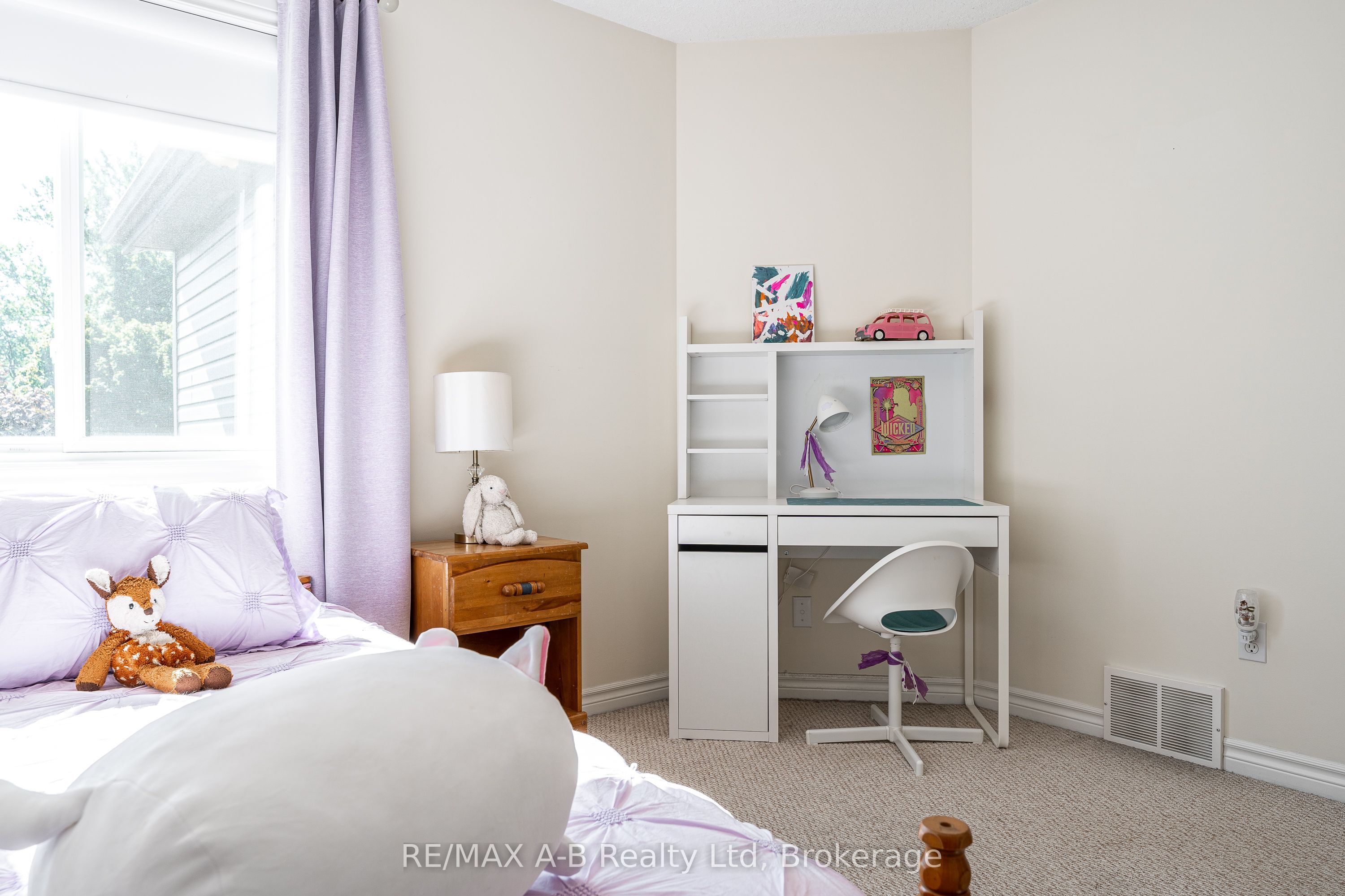 10 Buckingham Drive Property Photo 28
