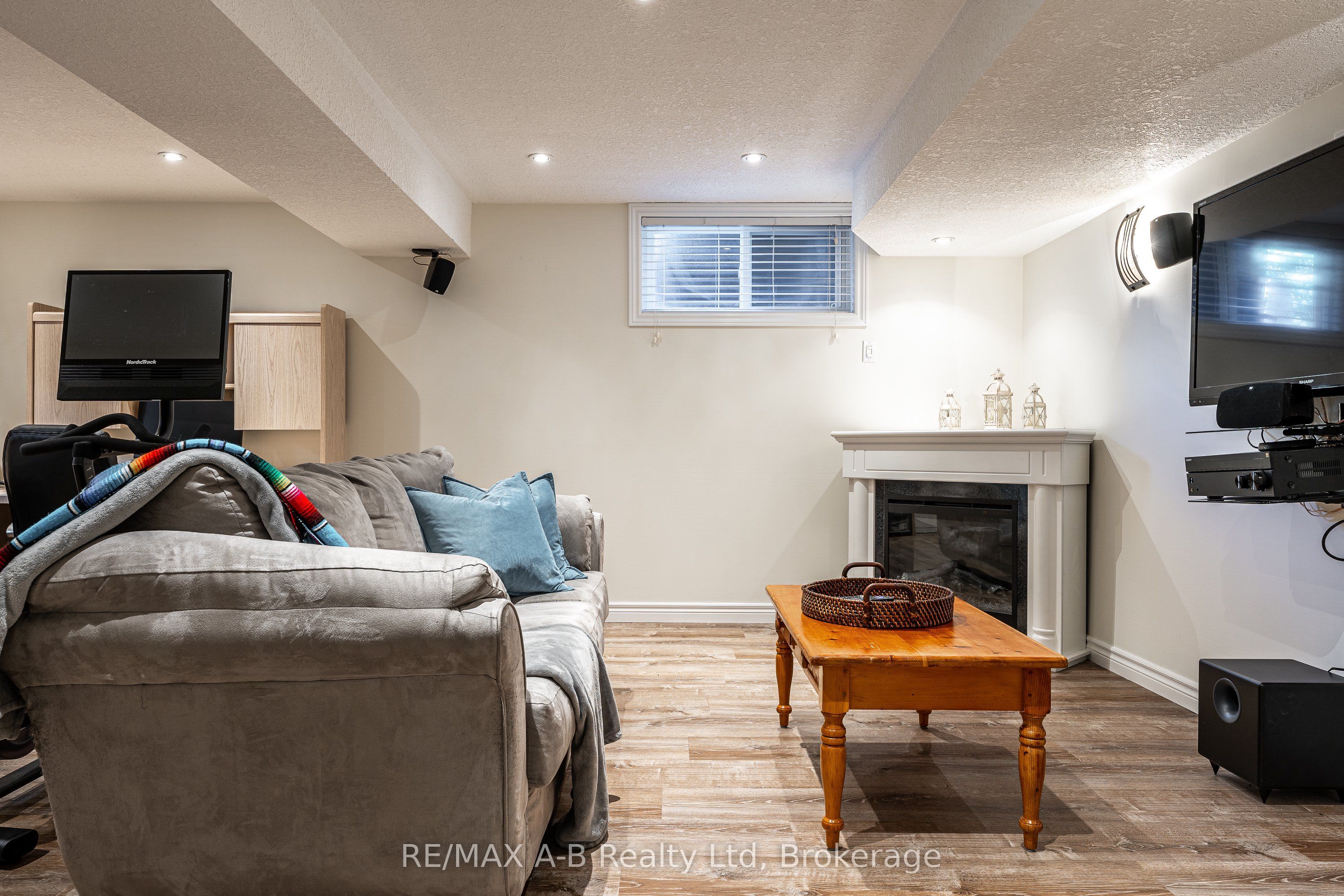 10 Buckingham Drive Property Photo 36