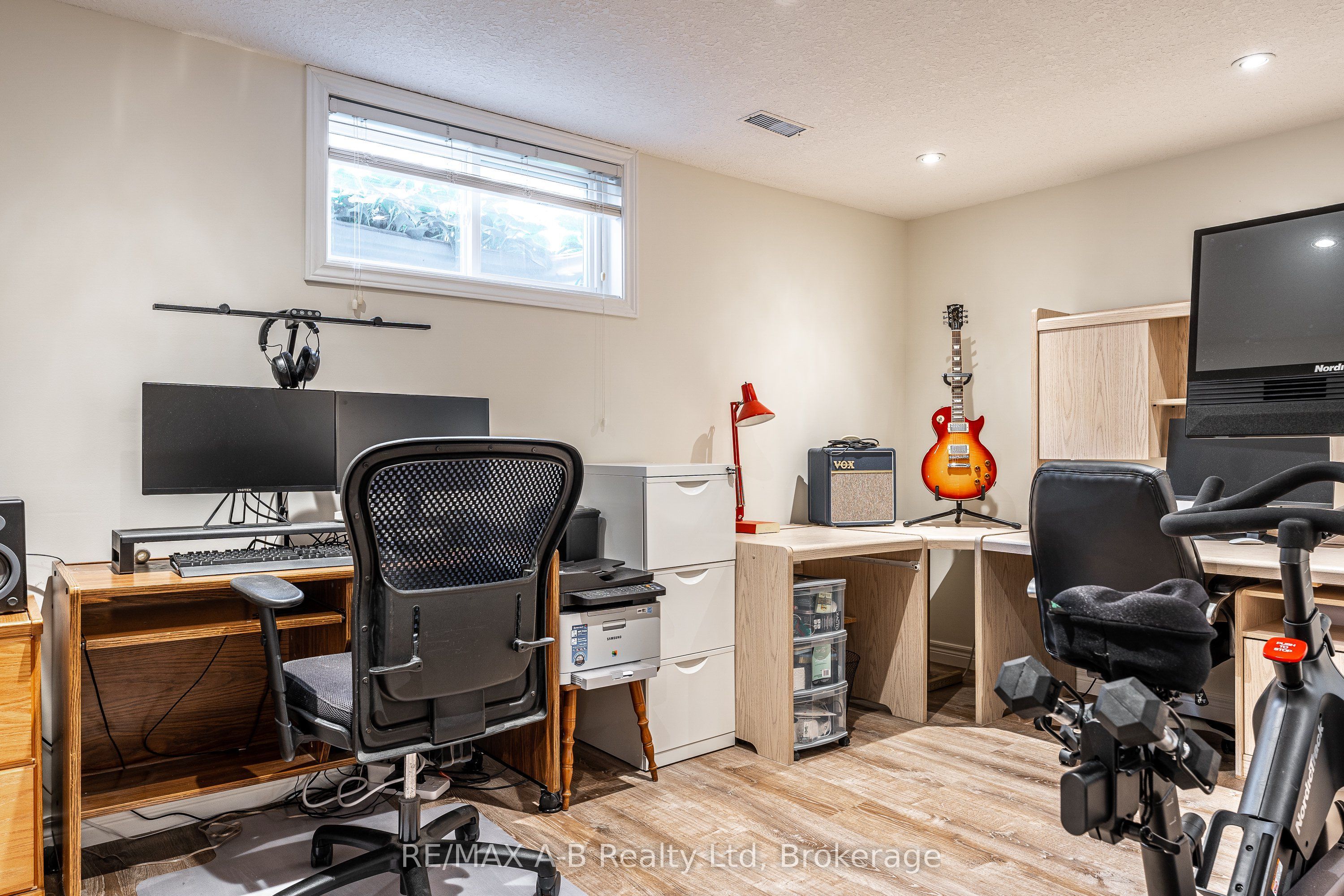 10 Buckingham Drive Property Photo 39