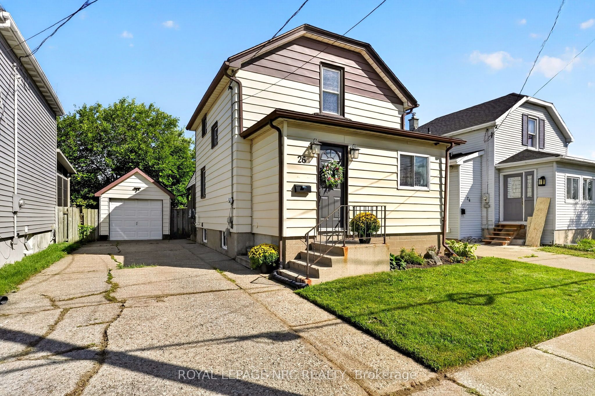 26 Lyndon Street W Property Photo 1