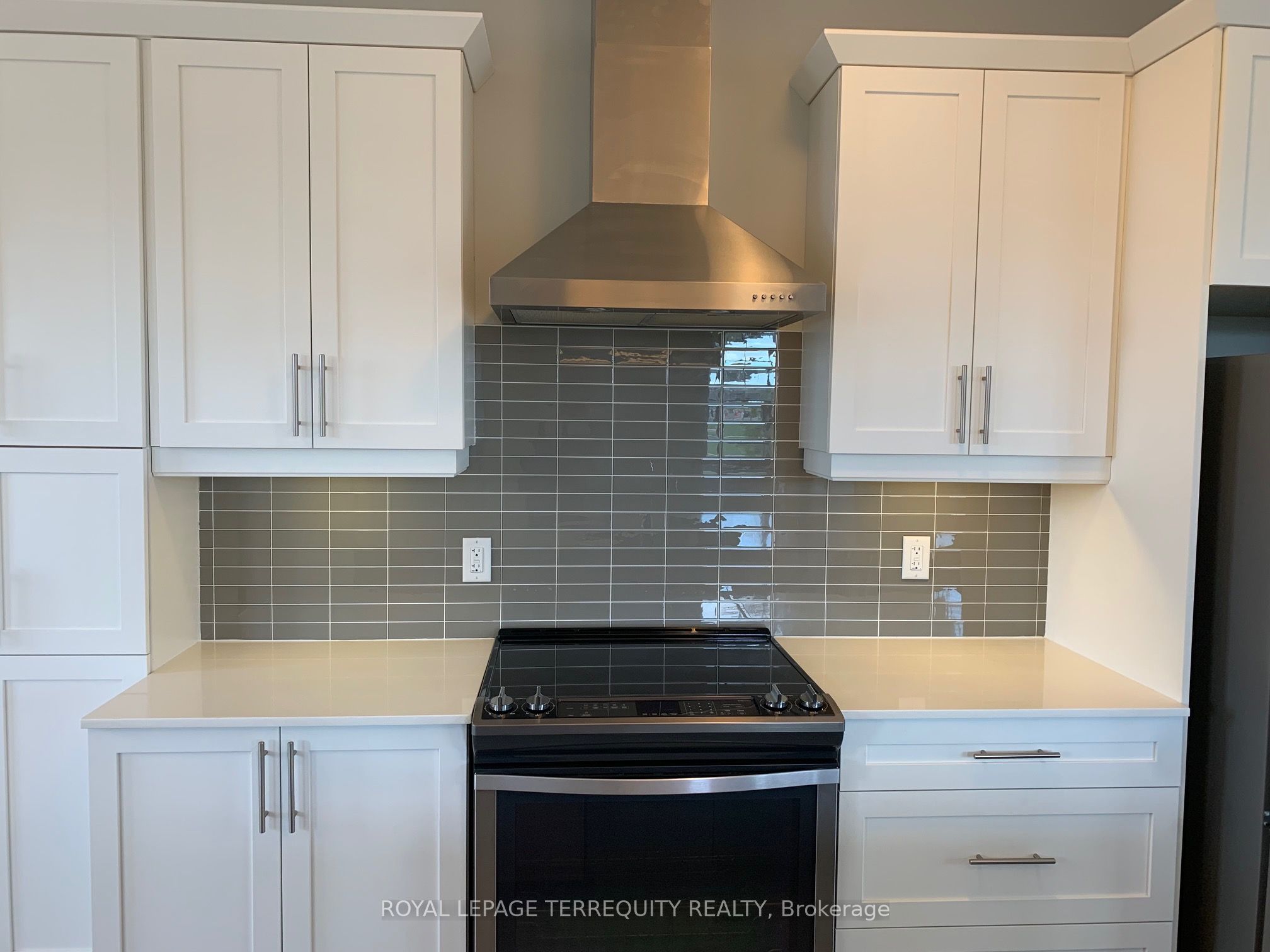 3025 Singleton Avenue 2 Property Photo 6