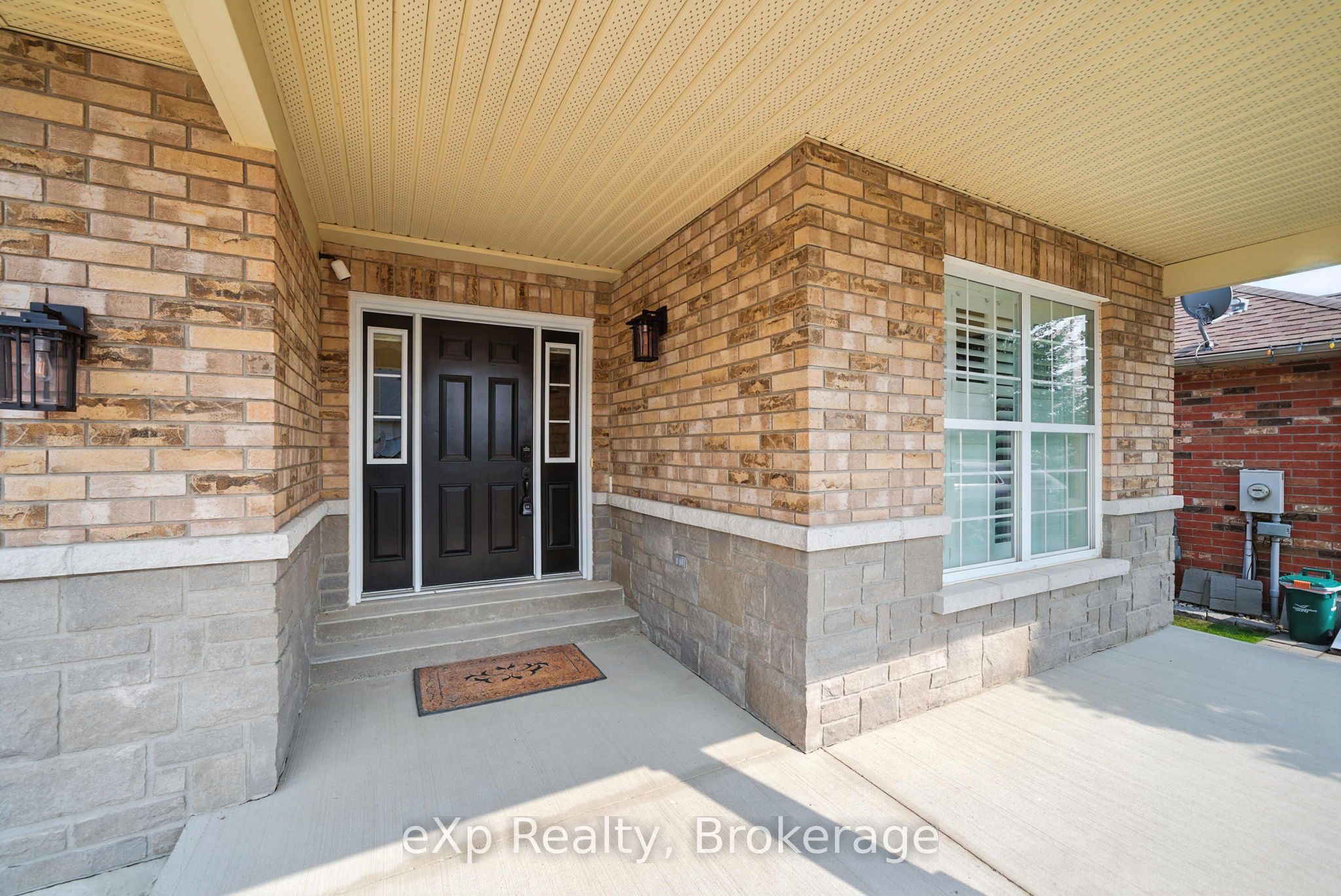 6 Cortland Way Property Photo 4