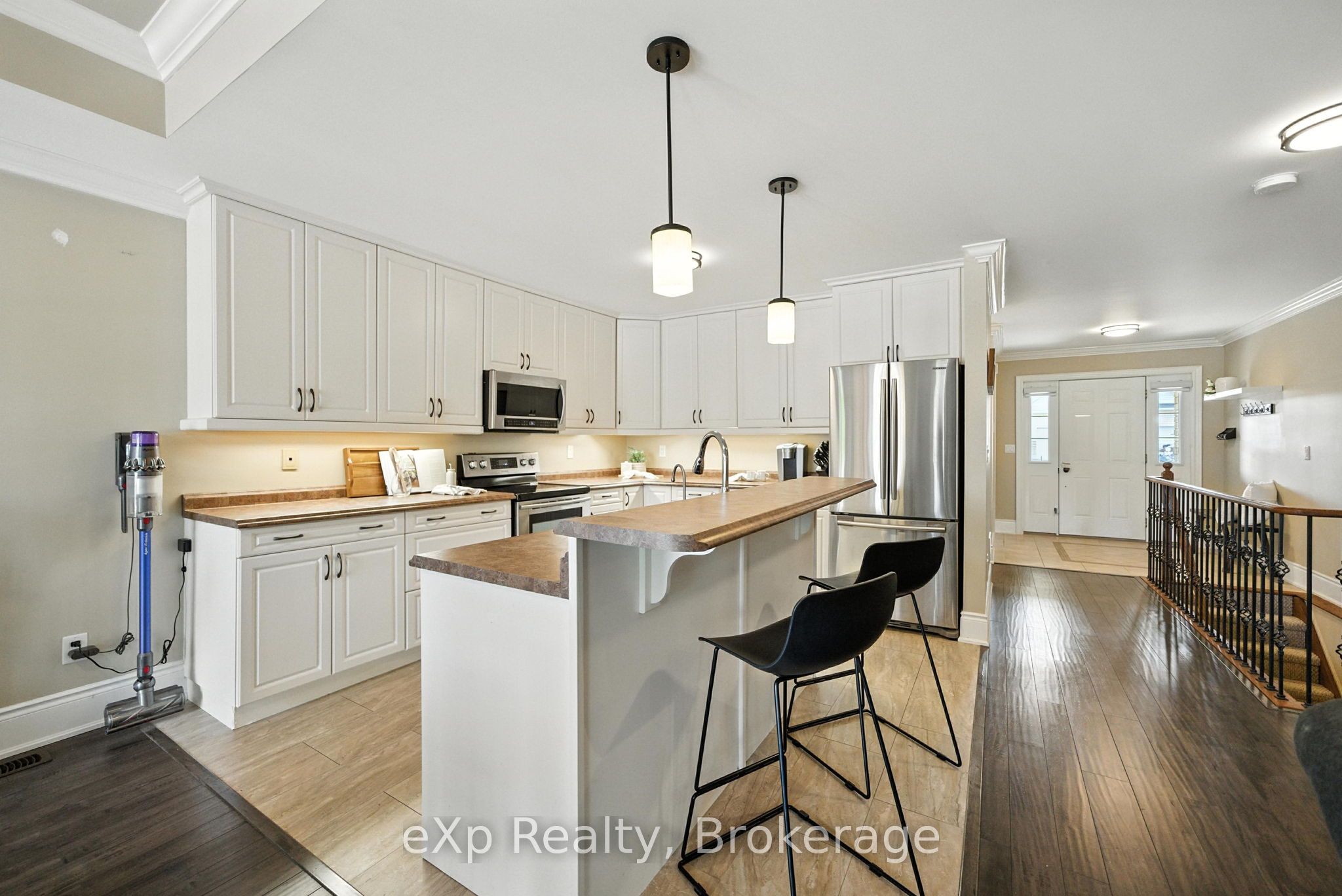 6 Cortland Way Property Photo 6