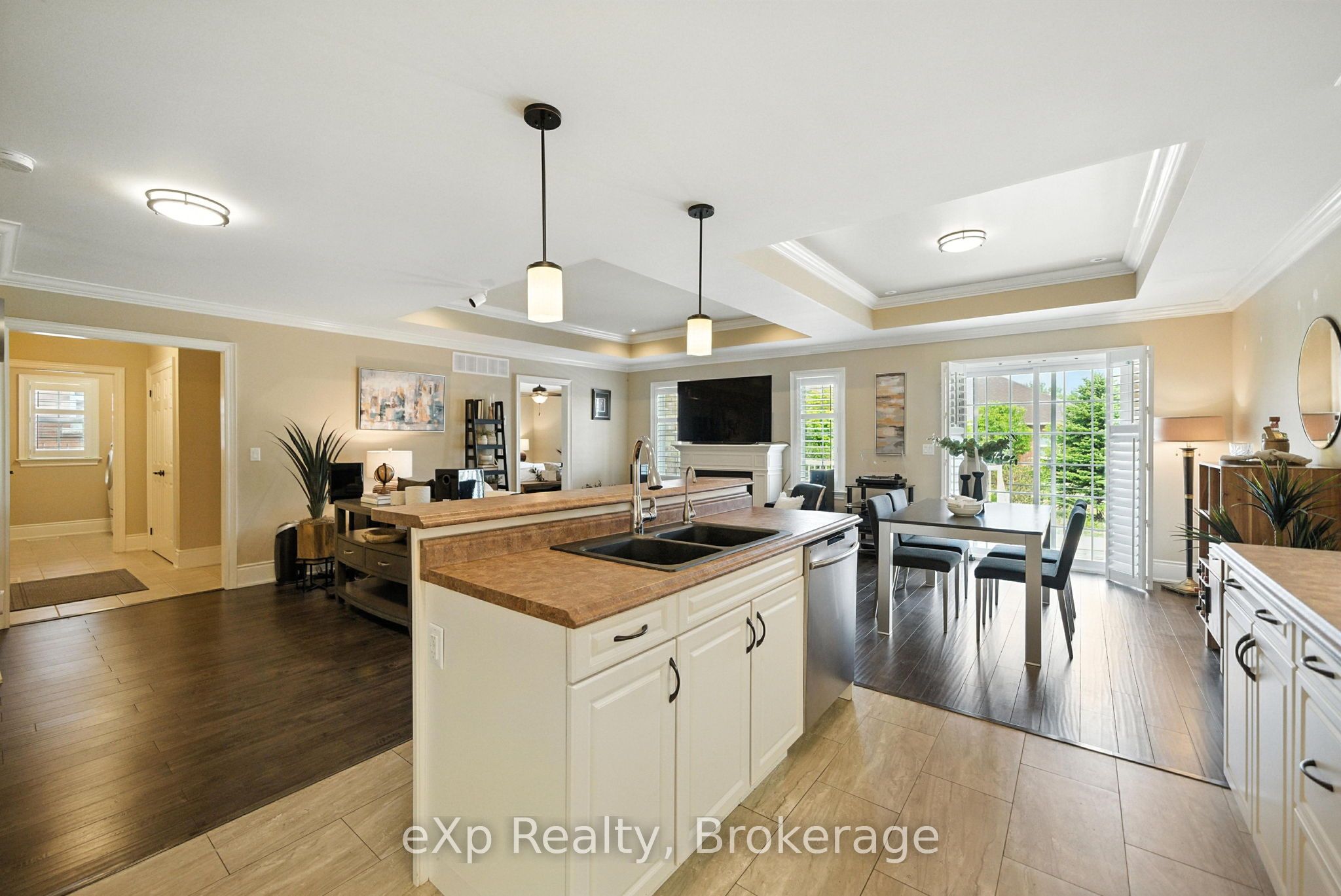 6 Cortland Way Property Photo 8