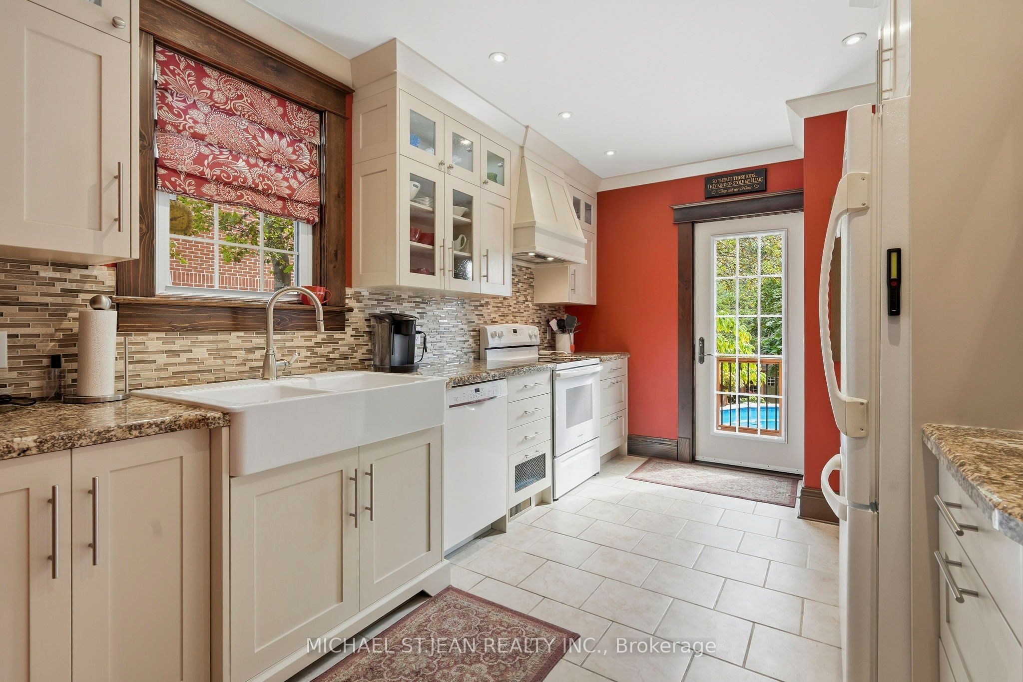 94 River Road Property Photo 11