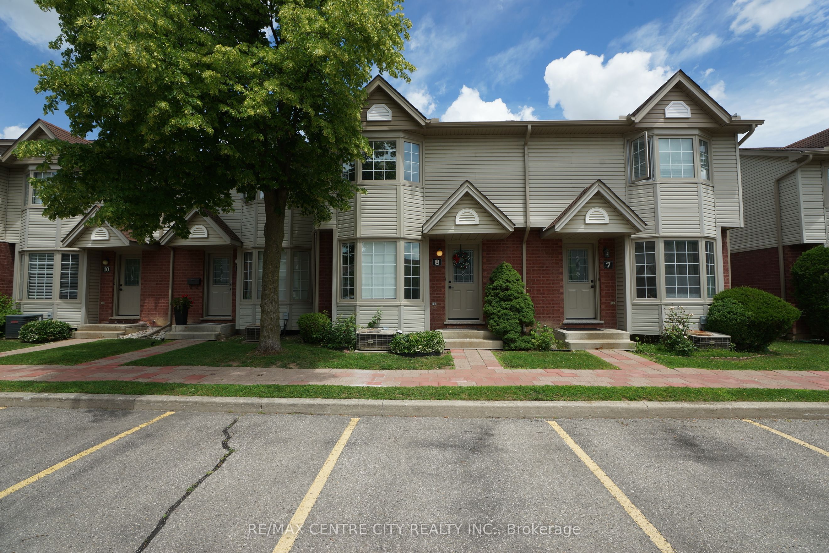 50 Chapman Court 8 Property Photo 1