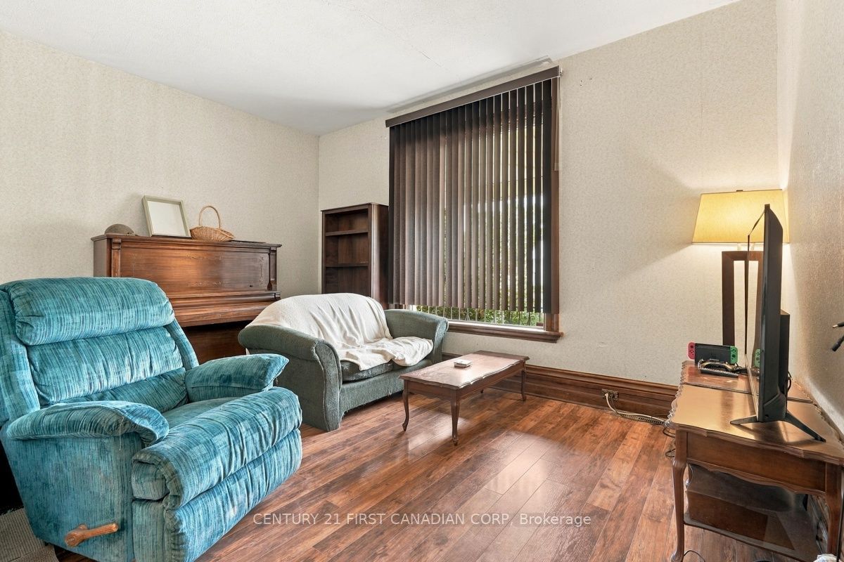 367 Hamilton Road Property Photo 13