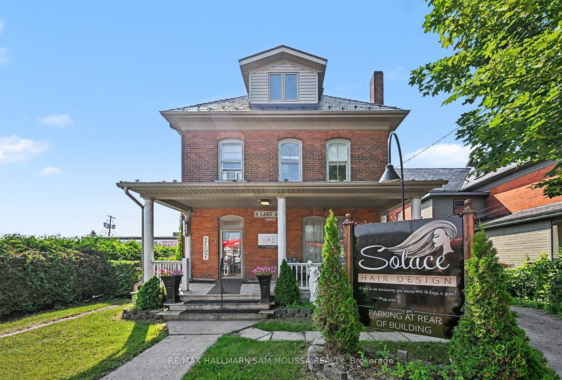 6 Lake Avenue W Property Photo 1