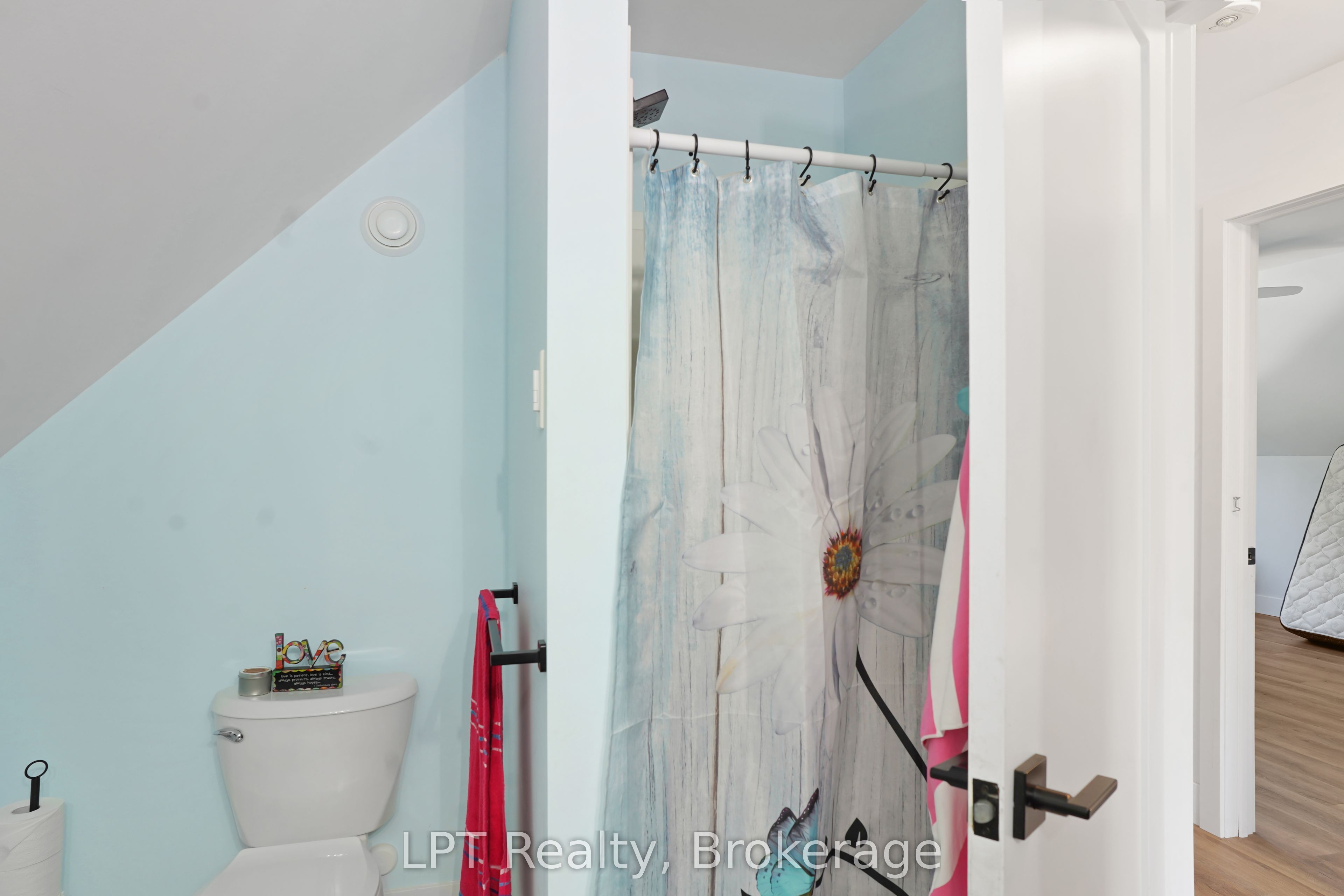43 Henwood Street Property Photo 25