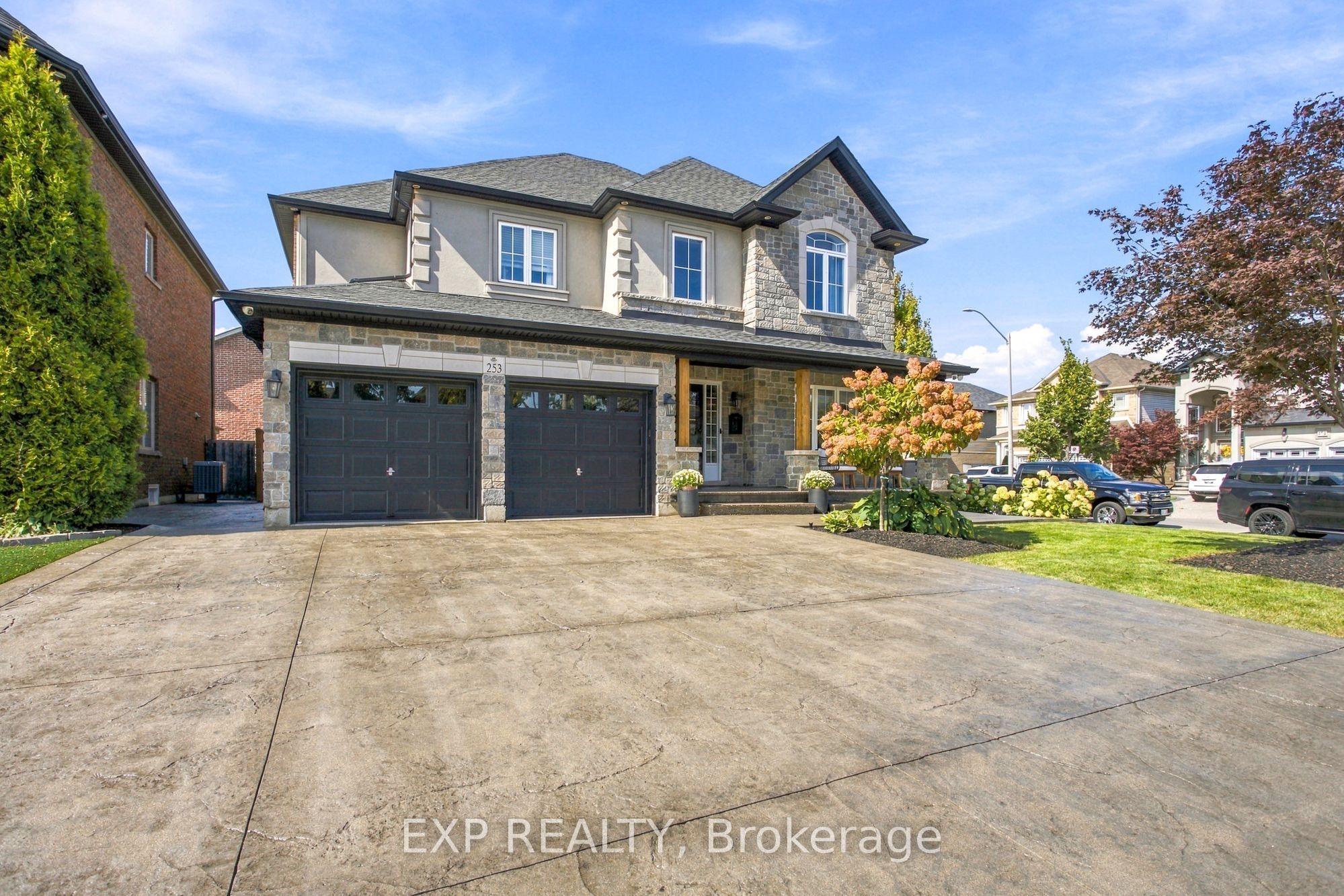 253 Upper Mount Albion Road Property Photo 2